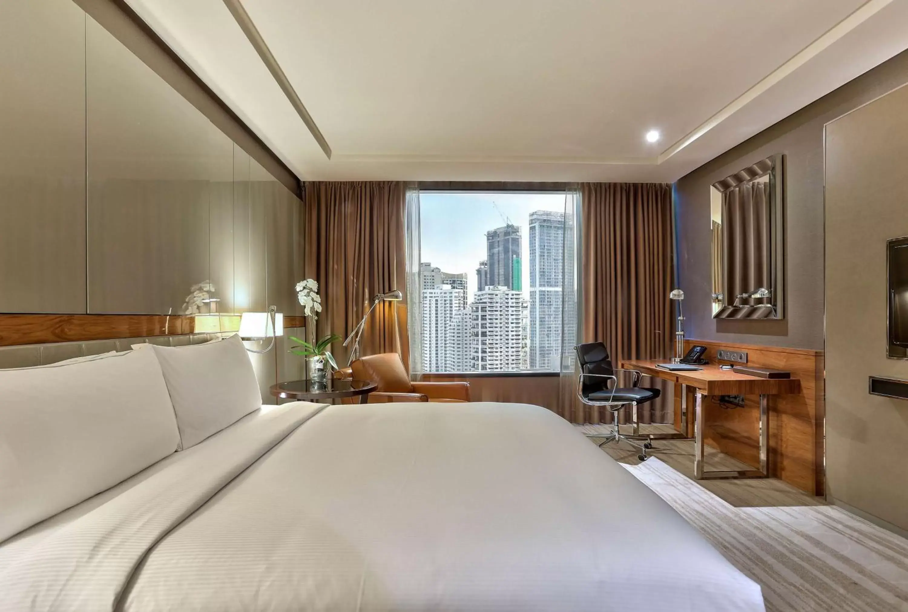 Bedroom in Hilton Sukhumvit Bangkok
