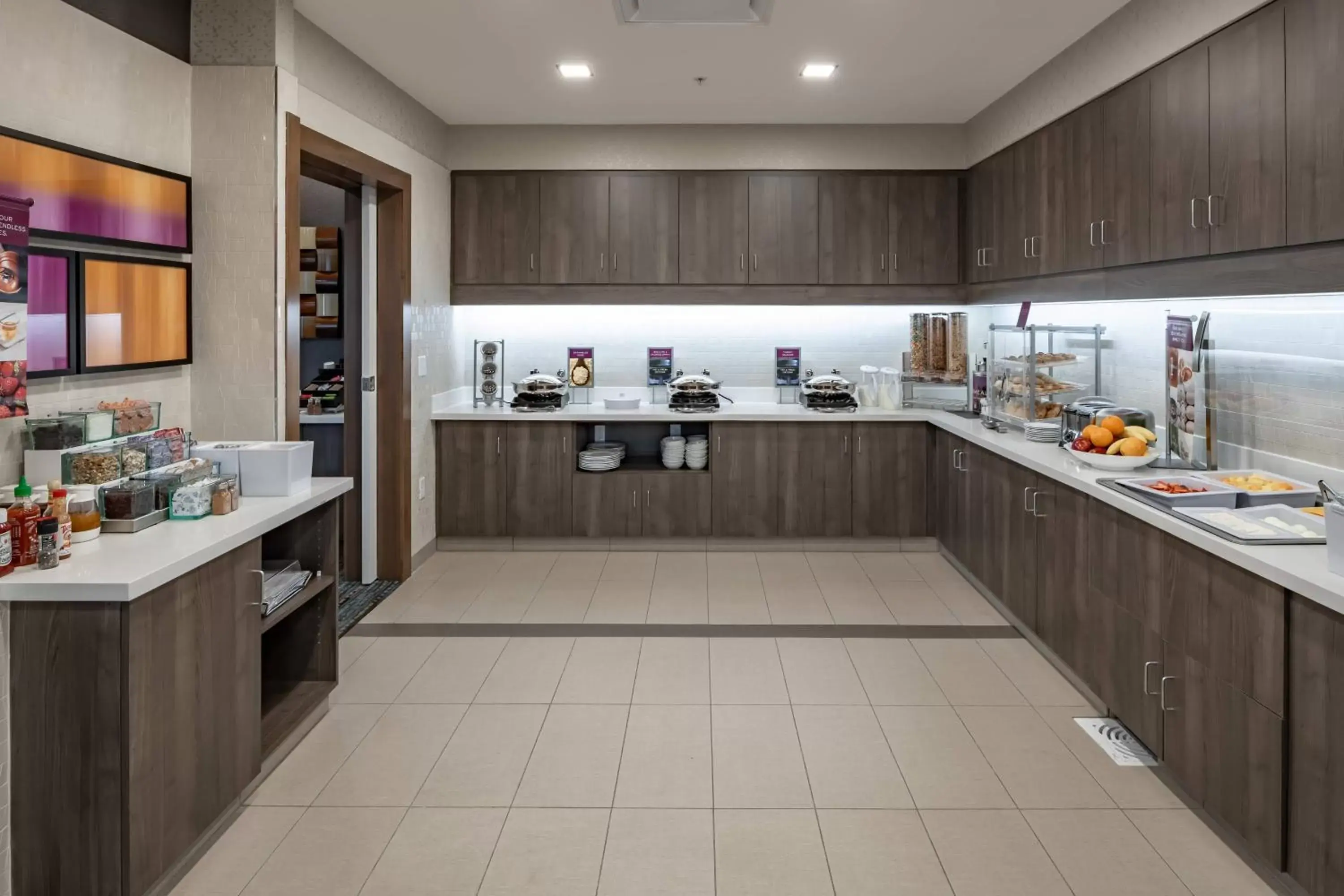 Breakfast, Kitchen/Kitchenette in Residence Inn by Marriott Dallas at The Canyon