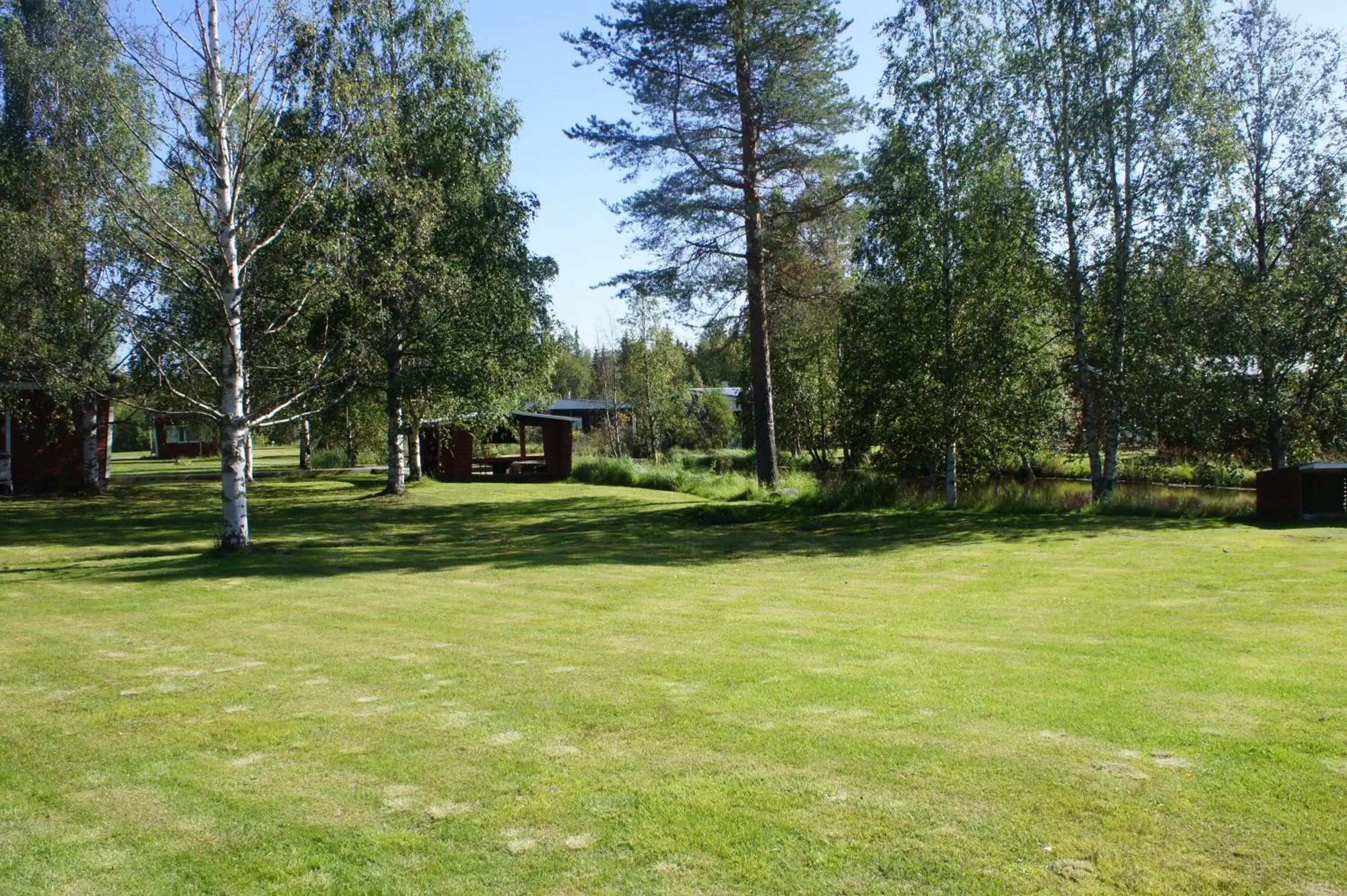 BBQ facilities, Garden in Motelli Rovaniemi