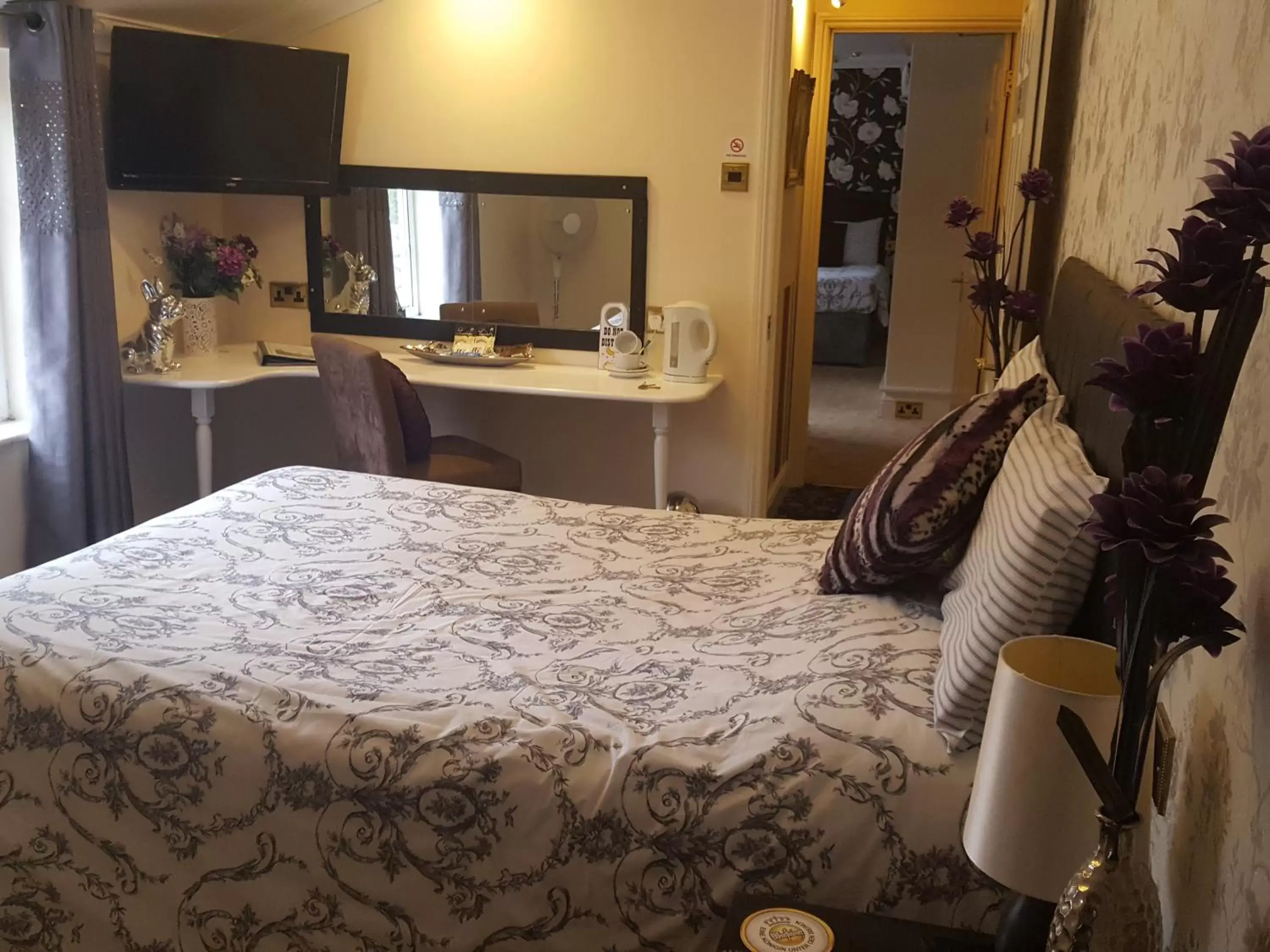 Double Room with Private Bathroom in Andel Lodge