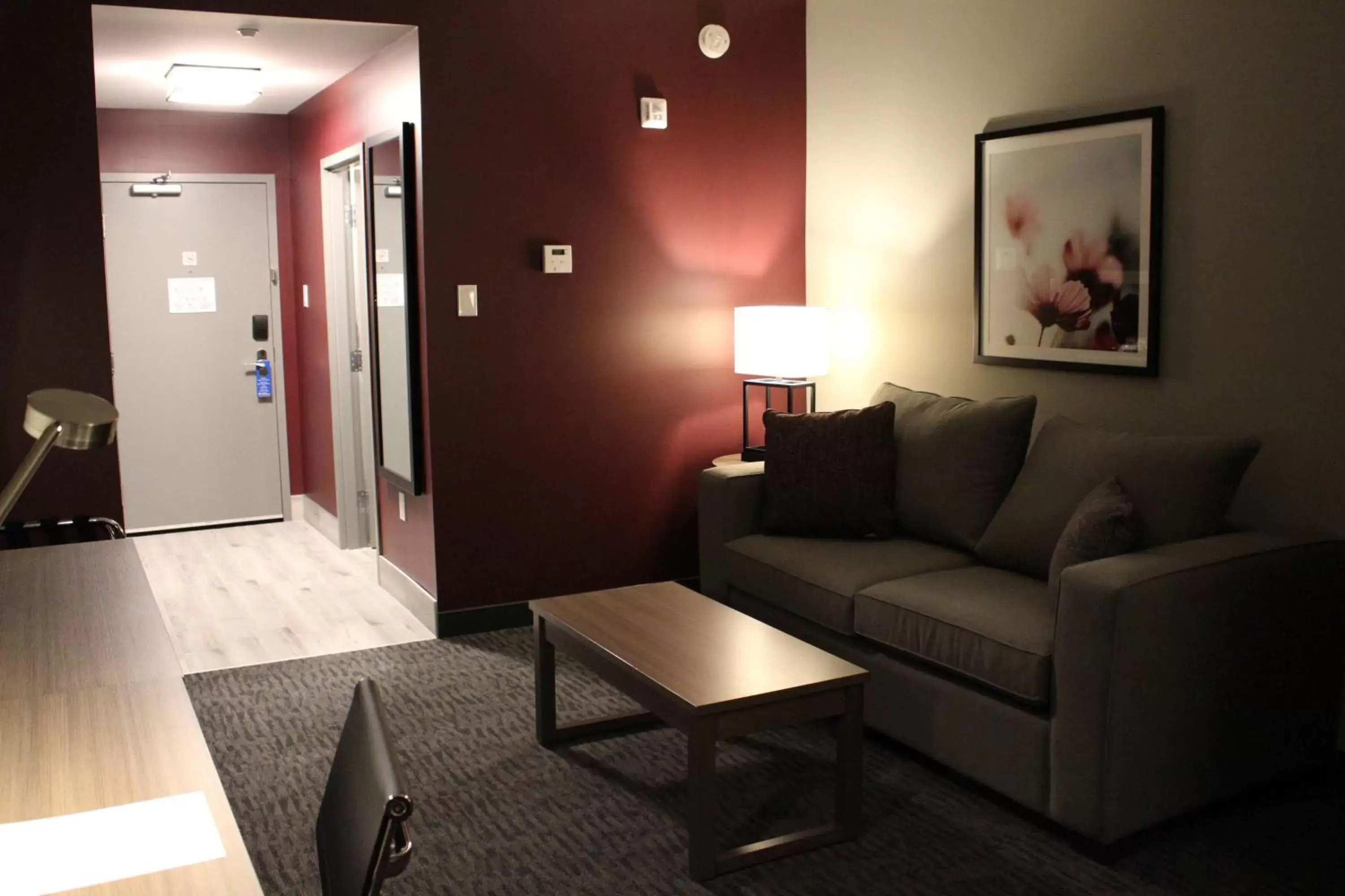 Photo of the whole room, Seating Area in Best Western Plus Dauphin