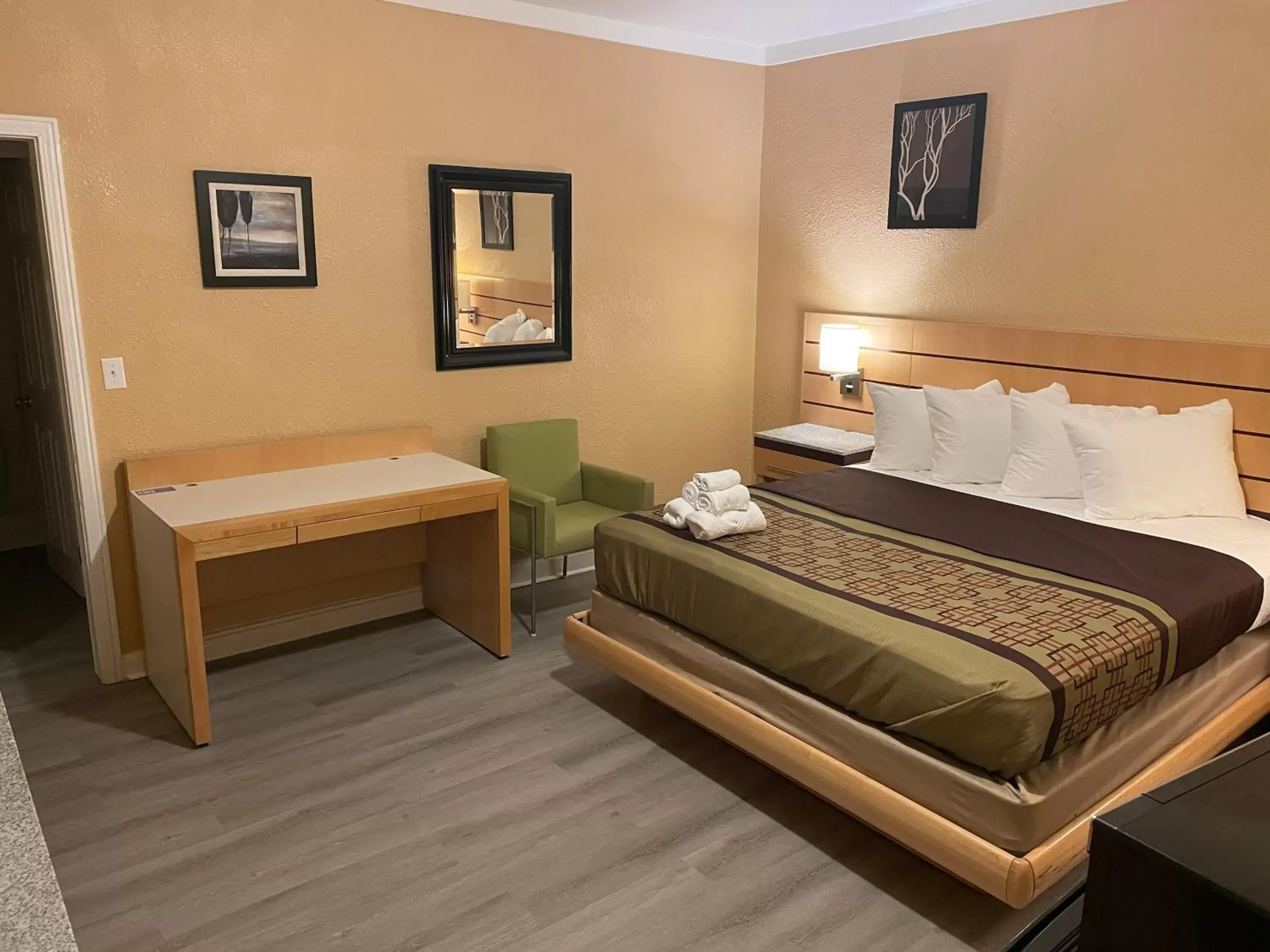 Bed in Sunburst Hotel