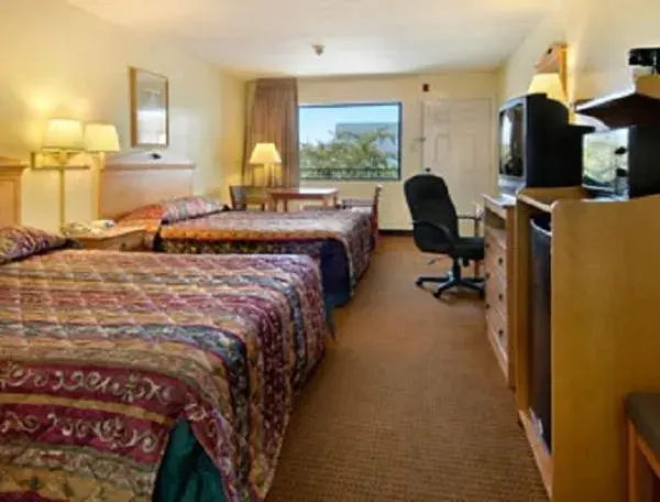 Bed in Super 8 by Wyndham Breaux Bridge Bed in Super 8 by Wyndham Breaux Bridge