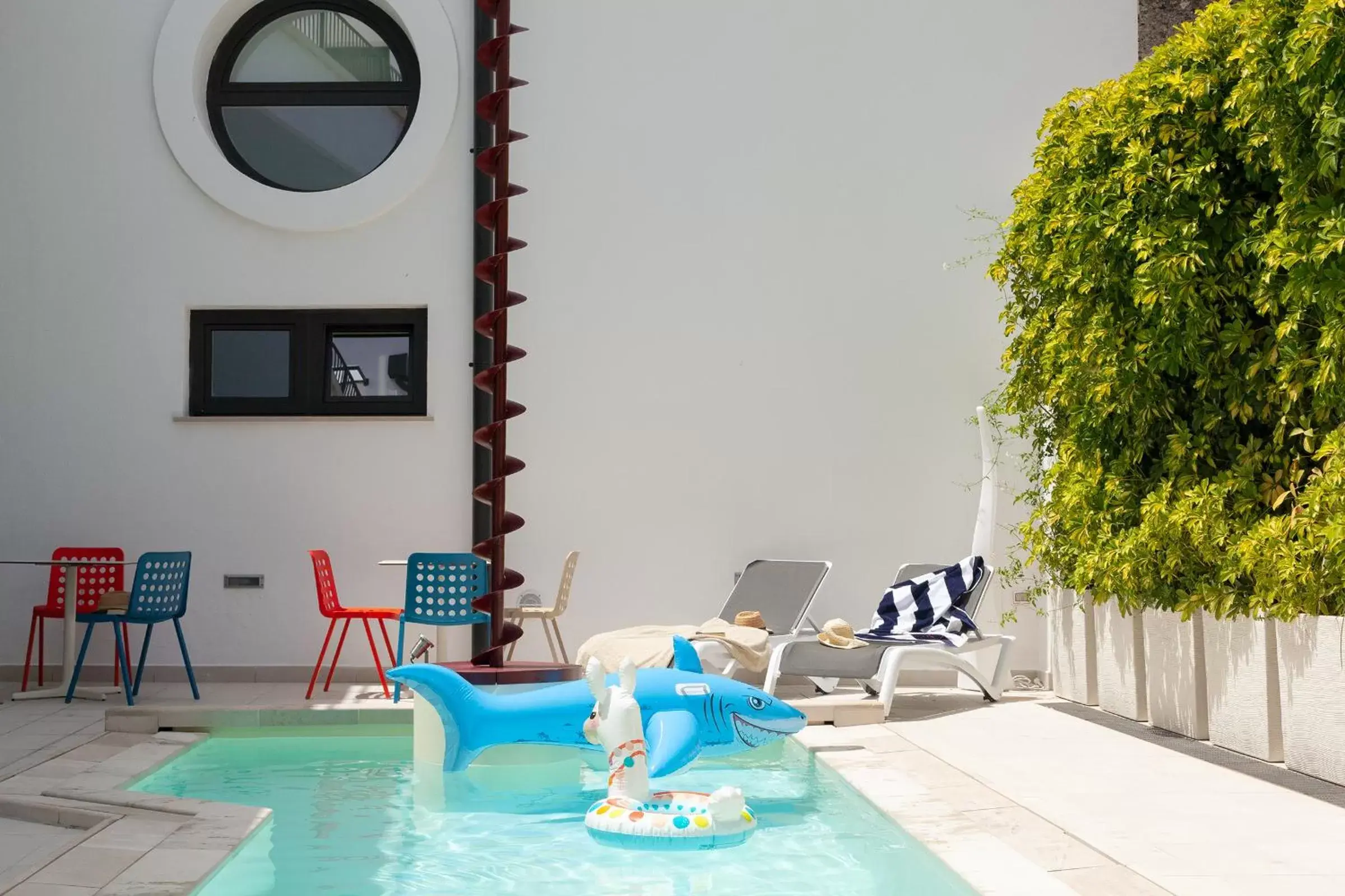 Swimming pool in Coclee Suite Palace