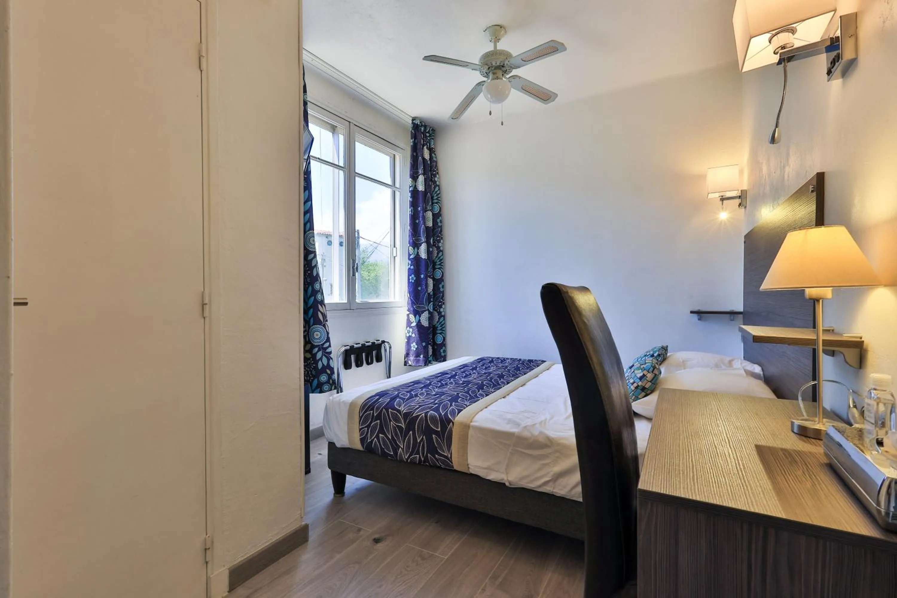 Bedroom in Hotel Cayrons Vence & St Paul de Vence