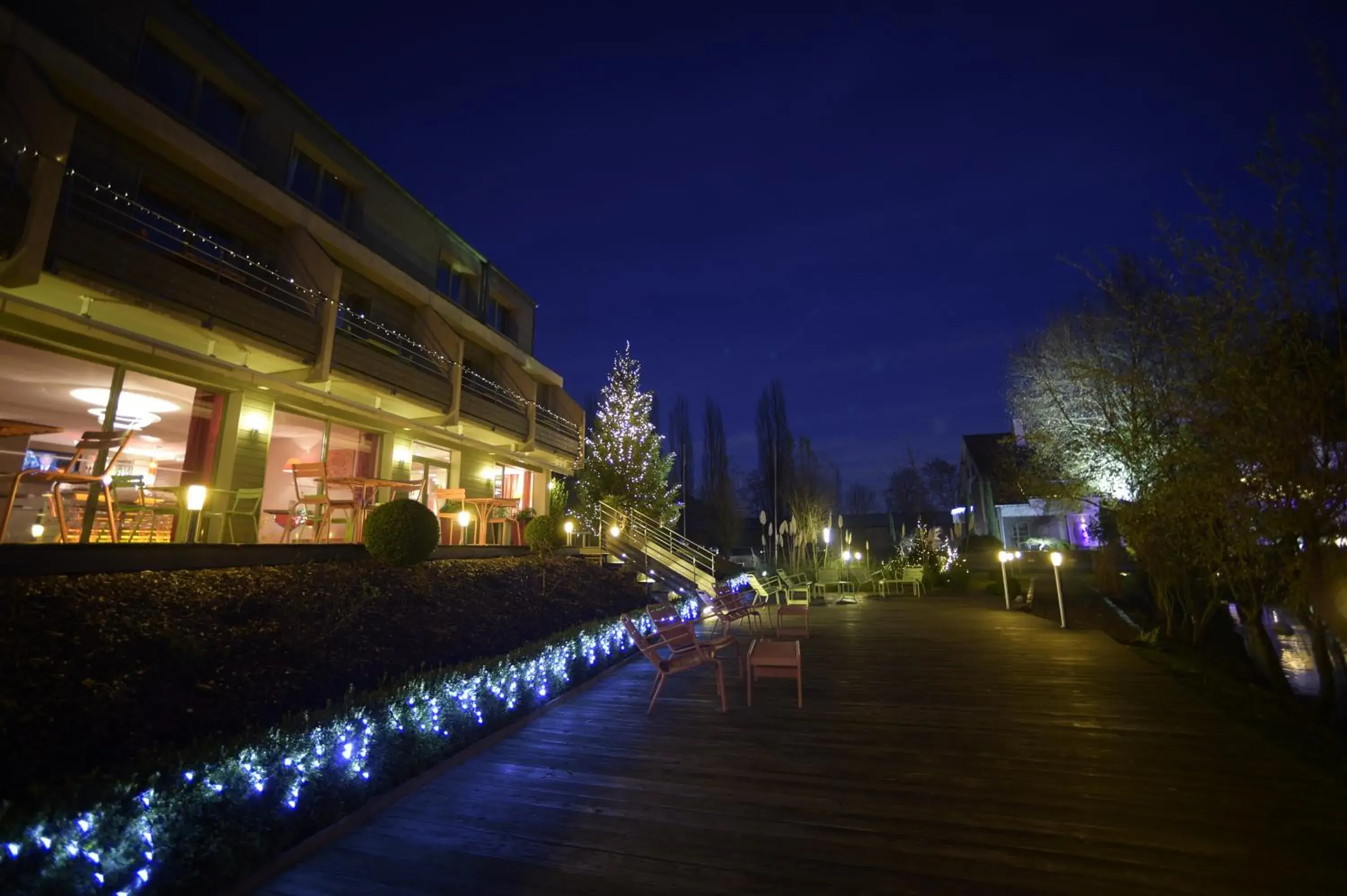 Balcony/Terrace, Property Building in Hotel Du Lac