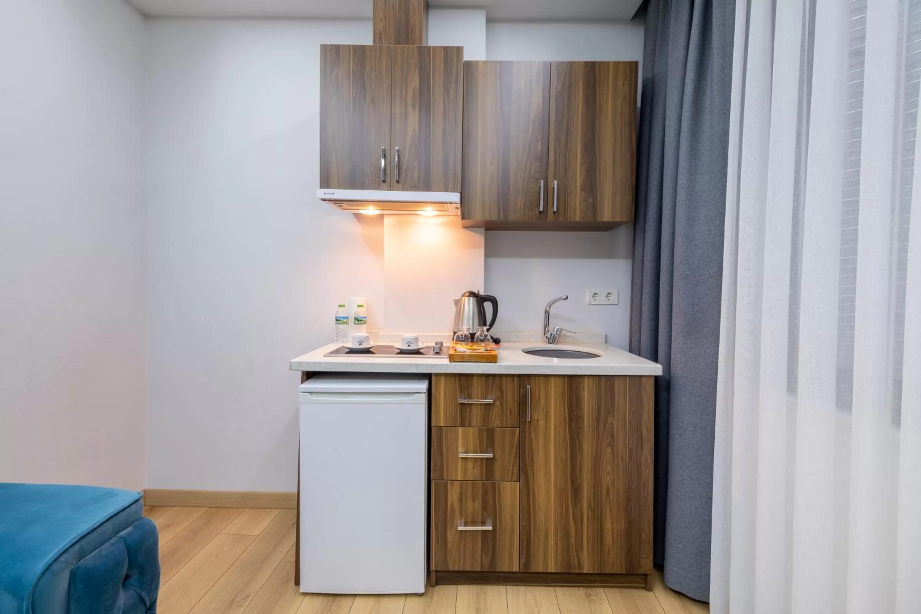 Coffee/tea facilities, Kitchen/Kitchenette in Beyzas Hotels & Suites