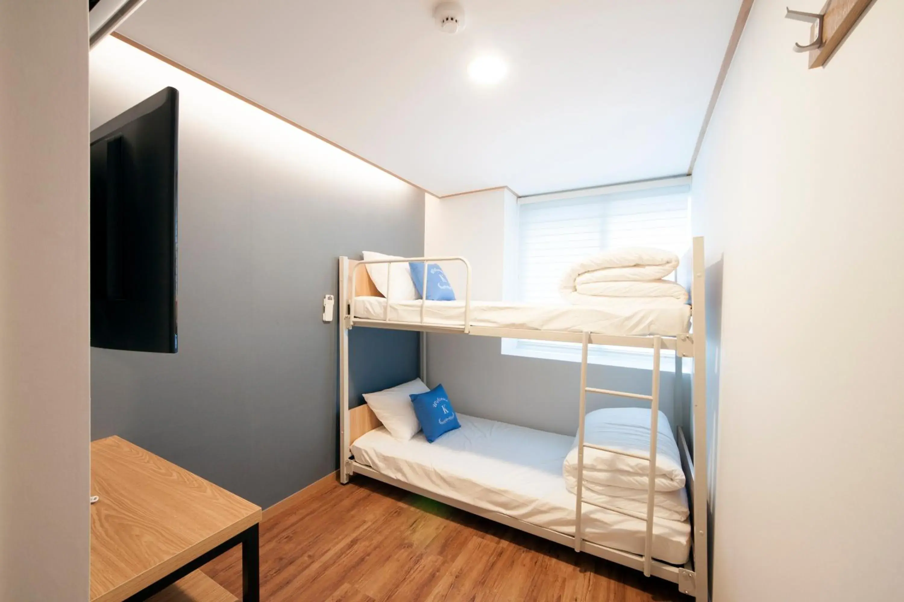 Economy Twin Room with Private Bathroom in MAMA Guesthouse Haeundae