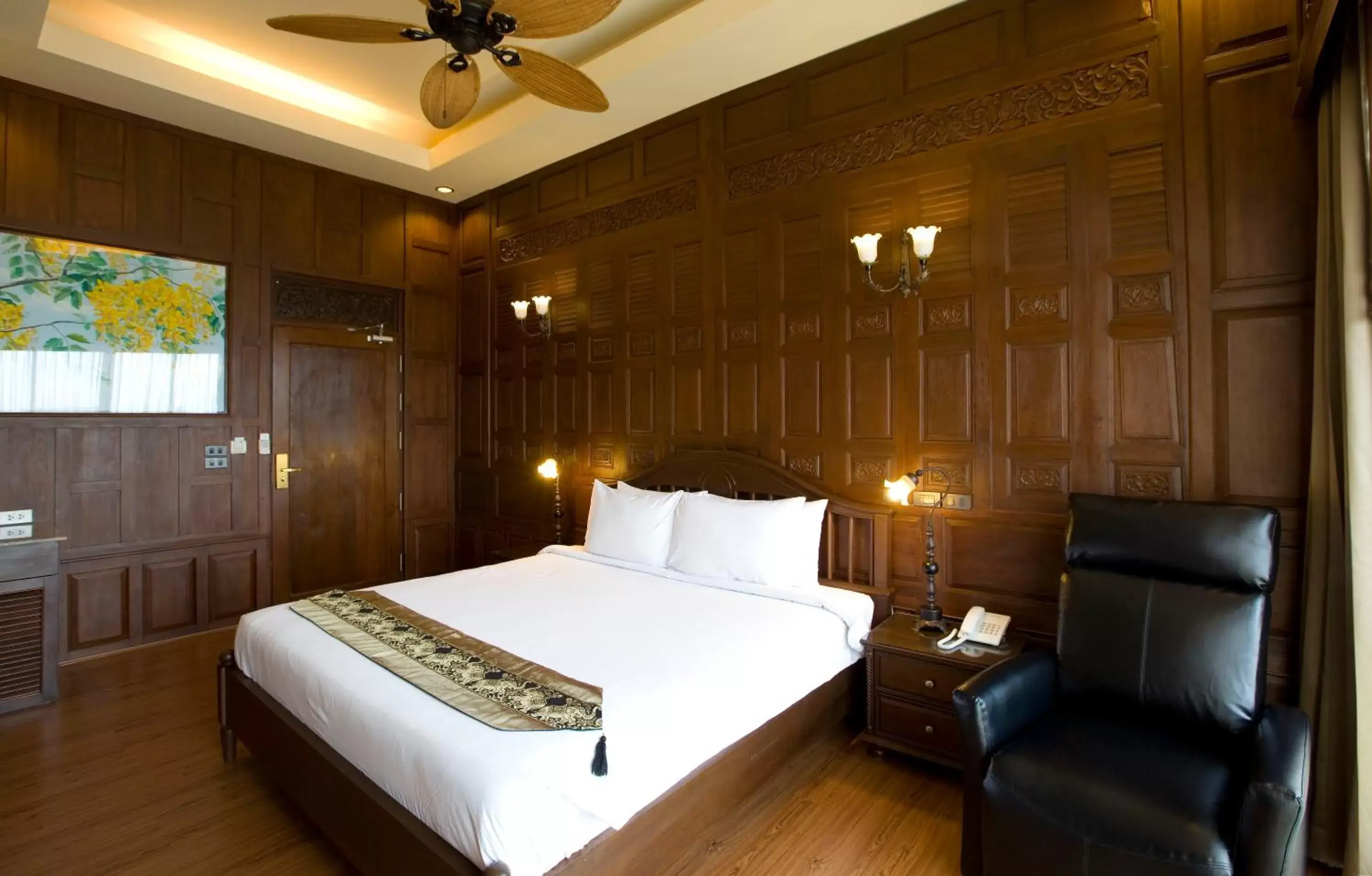 Photo of the whole room, Bed in Lamphu Tree House Boutique Hotel