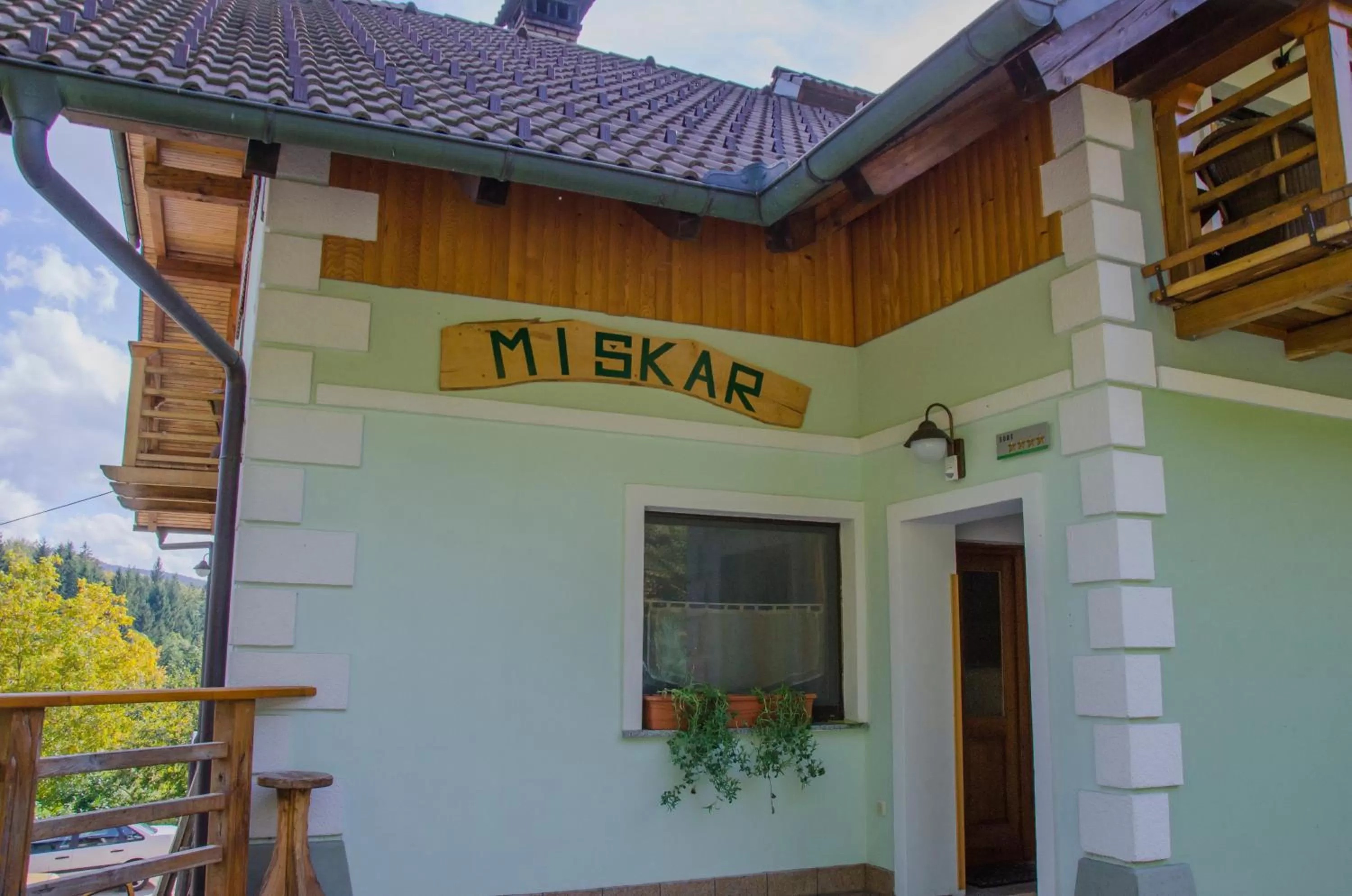 Facade/entrance in Miškar Rooms
