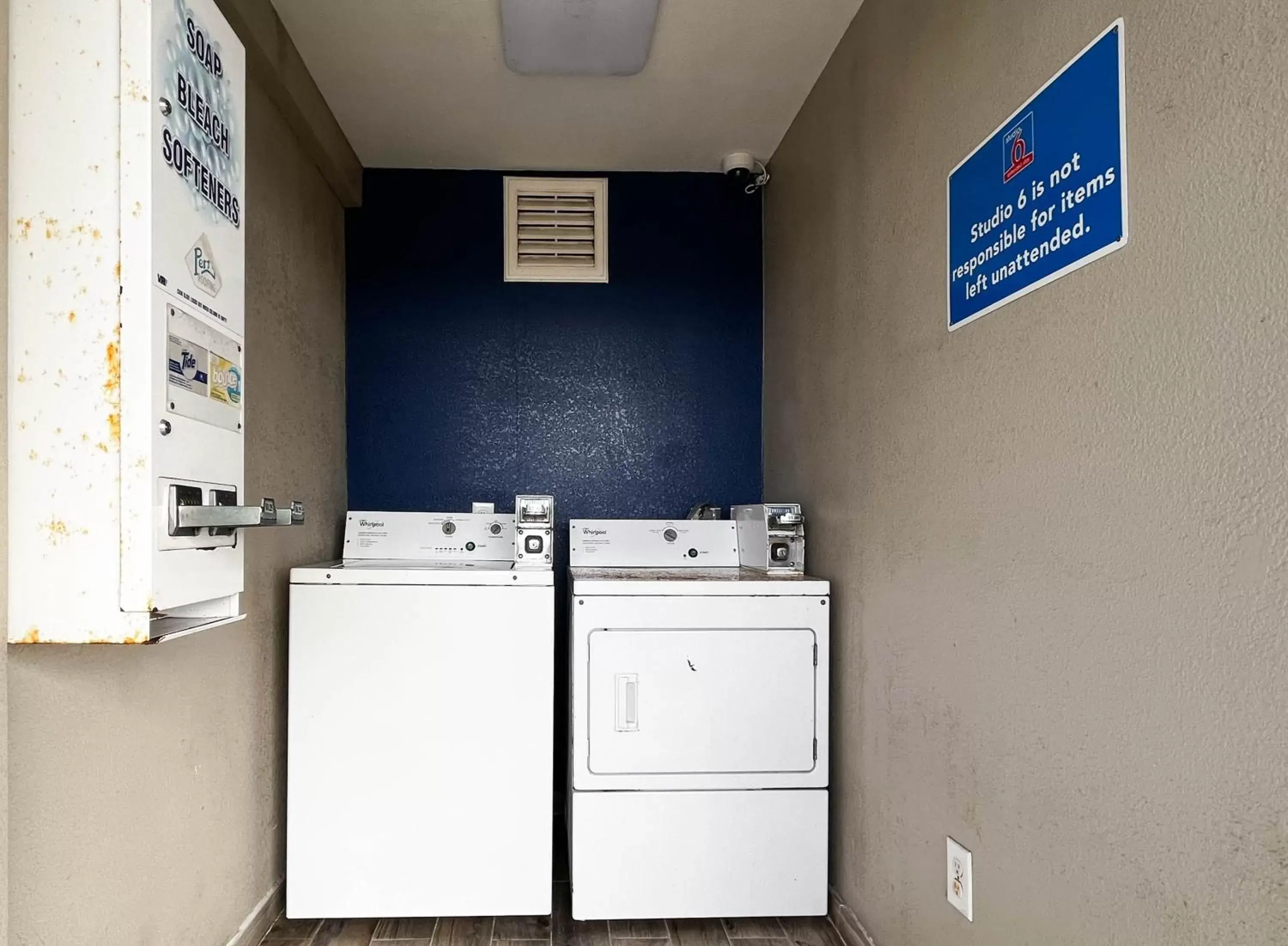 laundry, Kitchen/Kitchenette in Studio 6 Suites Rockport, TX