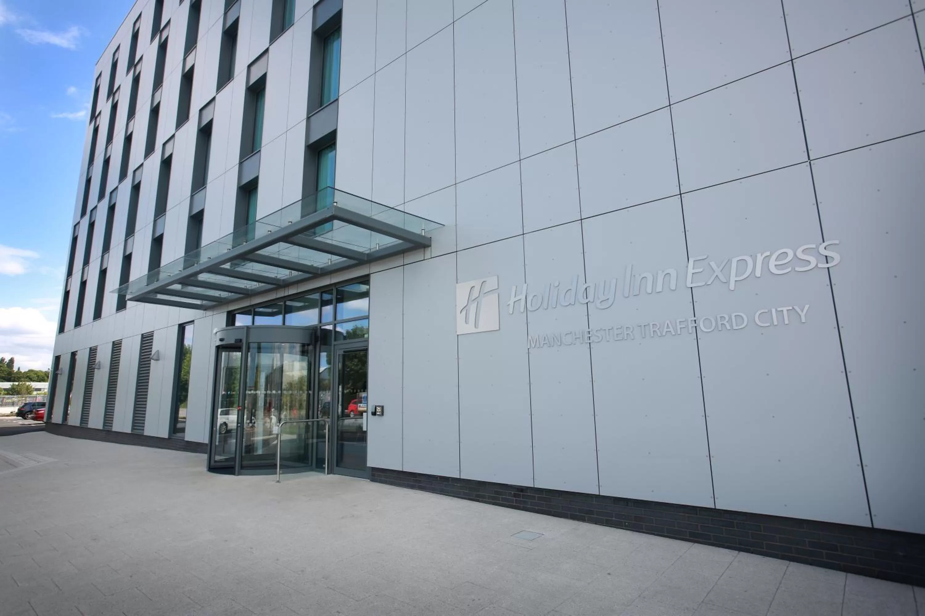 Property building in Holiday Inn Express - Manchester - TRAFFORDCITY by IHG