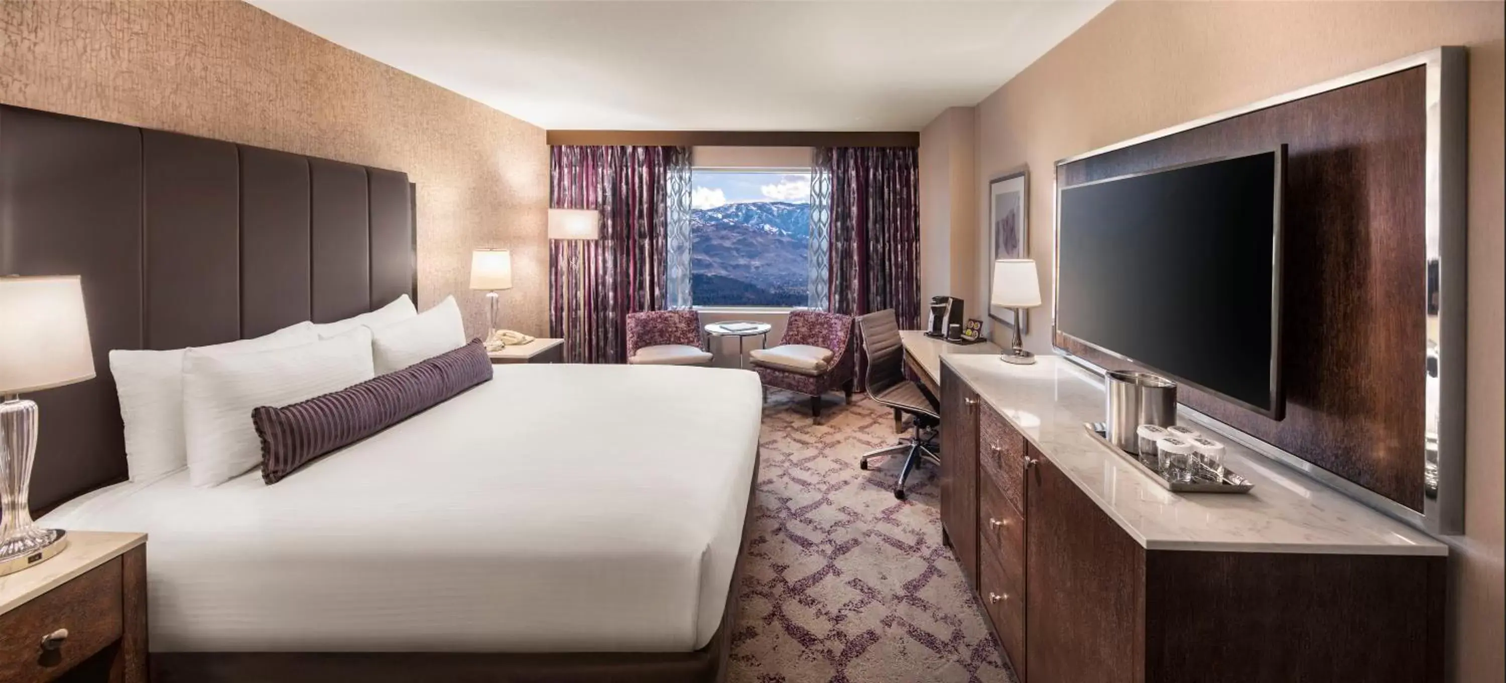 Bed, TV/Entertainment Center in Silver Legacy Reno Resort Casino at THE ROW