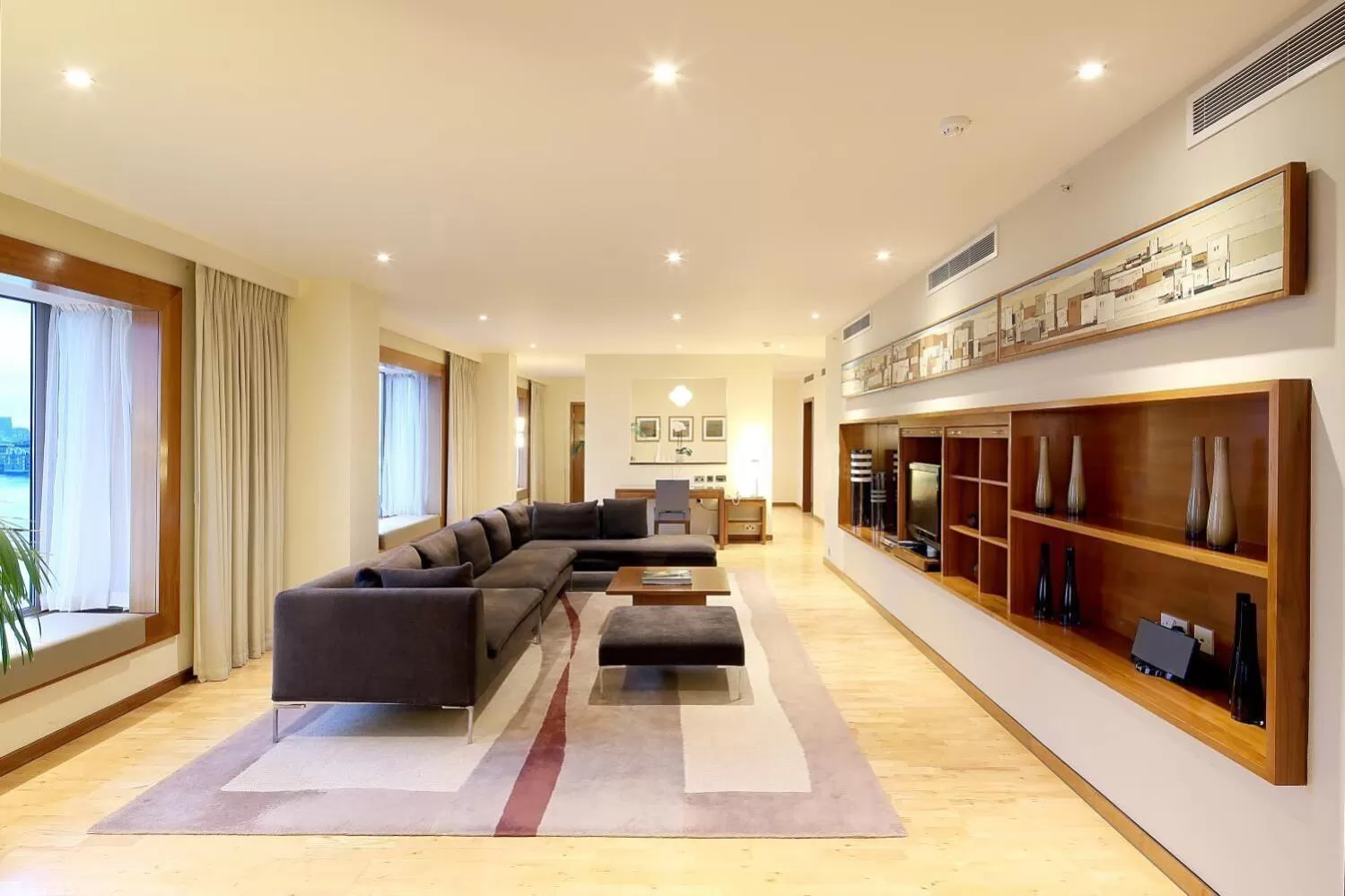 Seating area in Canary Riverside Plaza Hotel