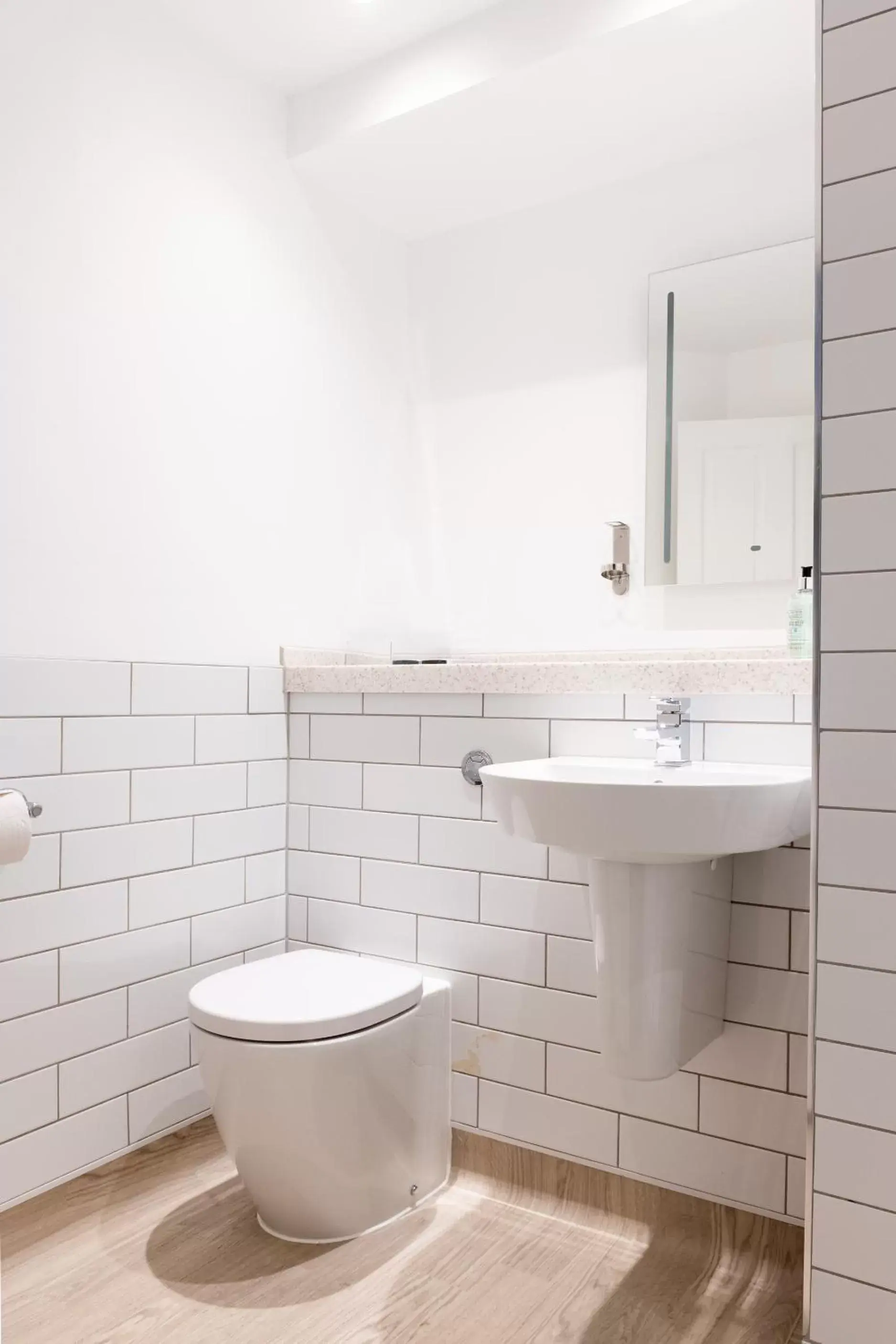 Bathroom in The Oatlands Chaser by Innkeeper's Collection