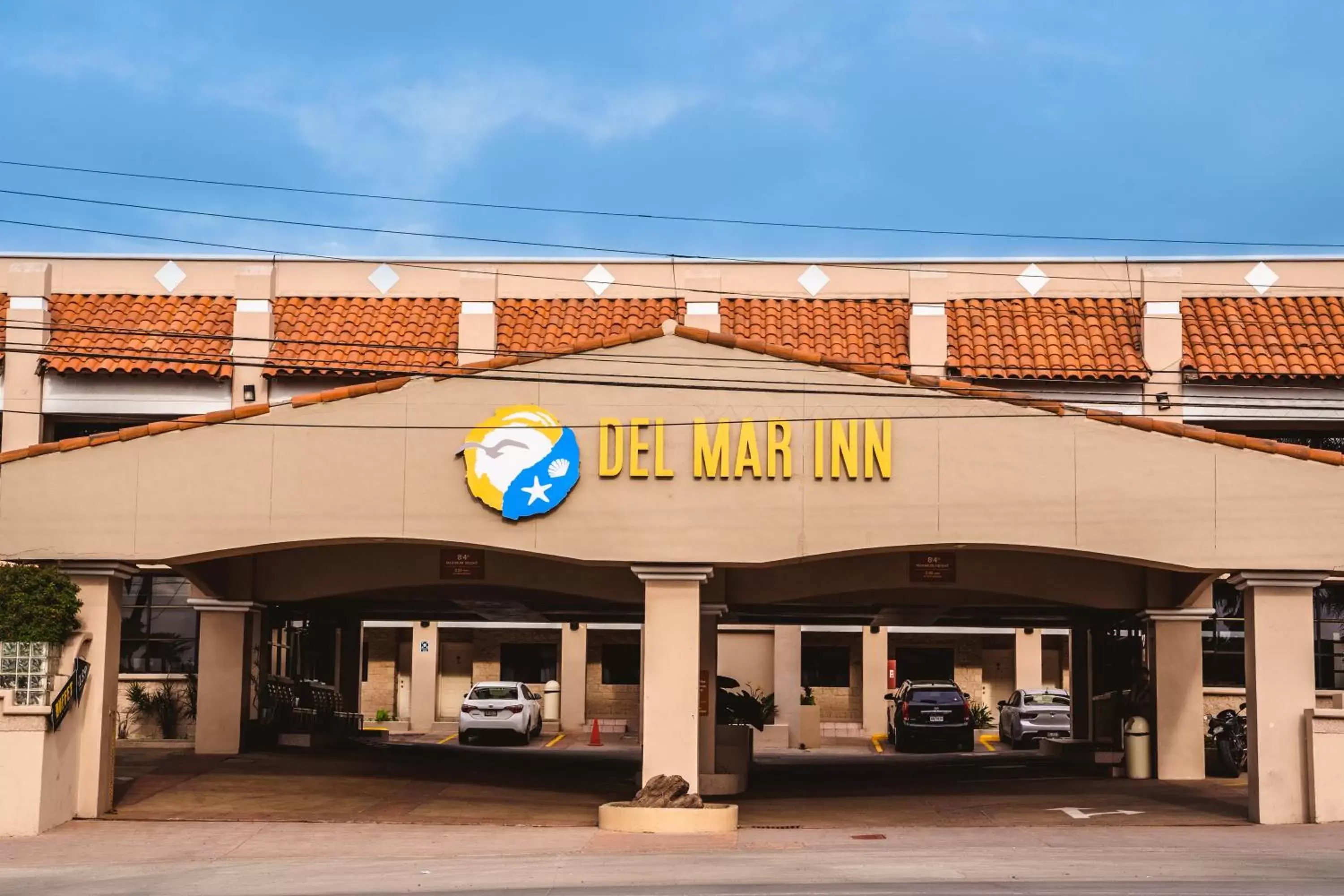 Facade/entrance, Property Building in Del Mar Inn Rosarito