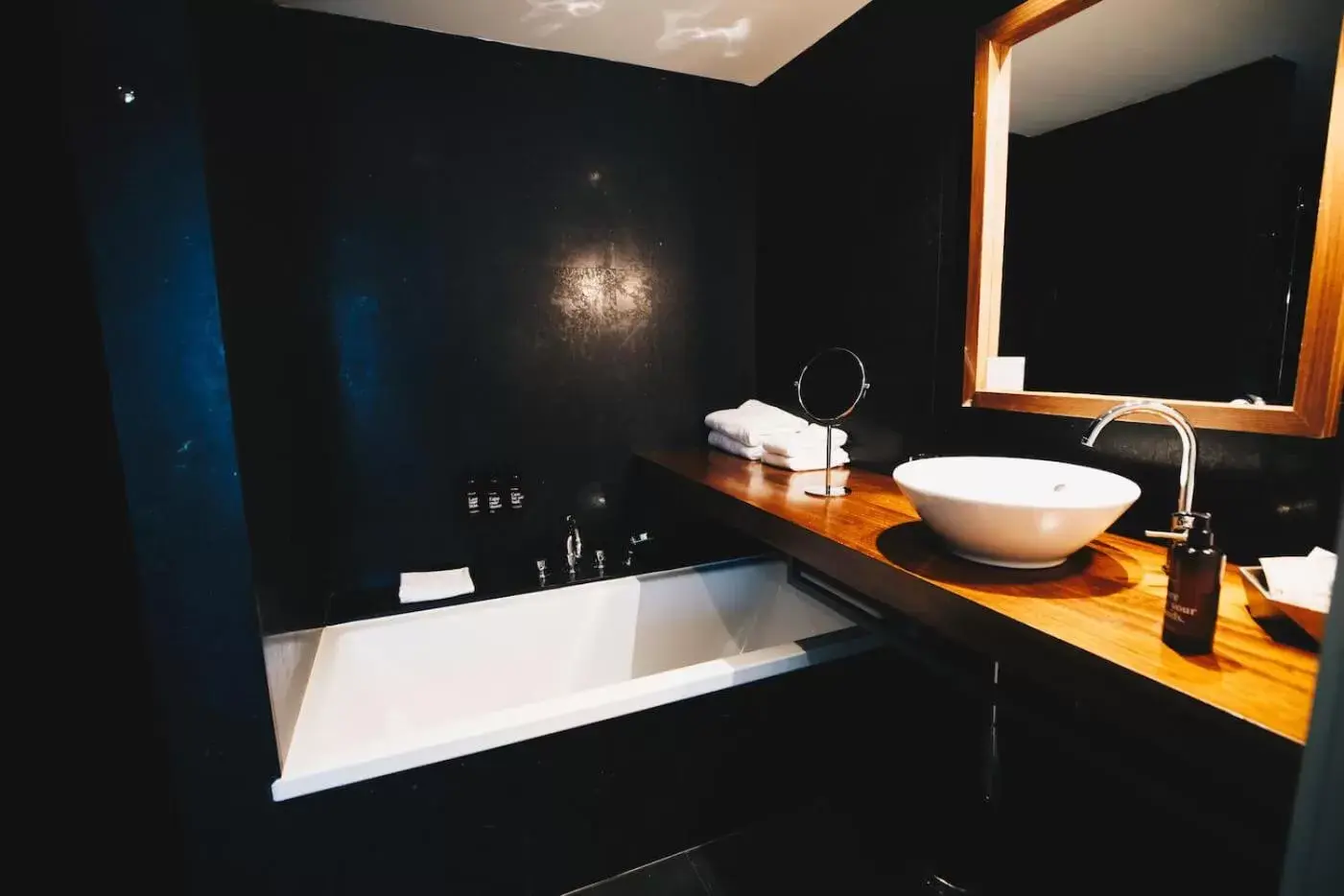 Bathroom in Dear Hotel Madrid