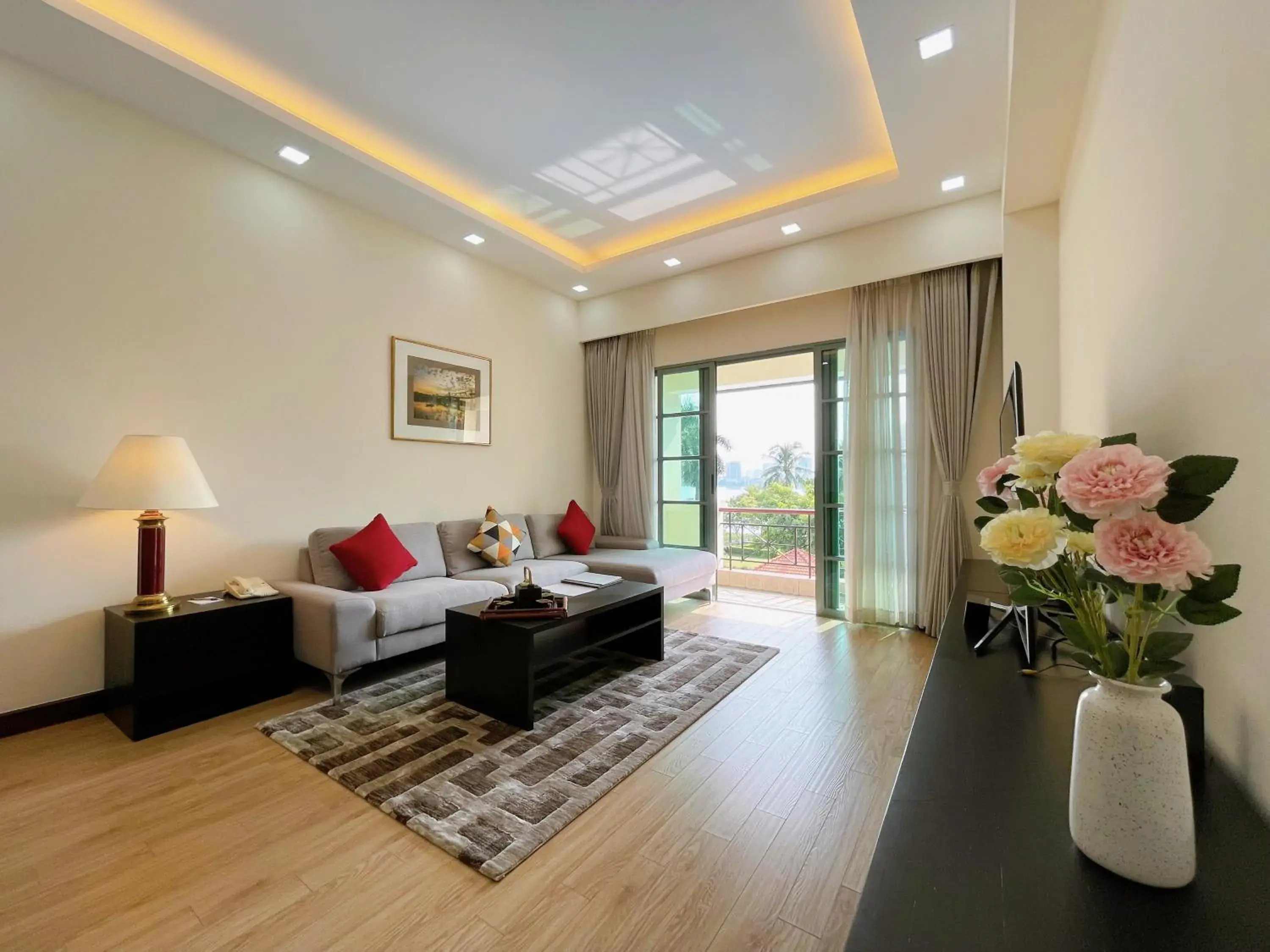 Living room, Seating Area in Diamond Westlake Suites