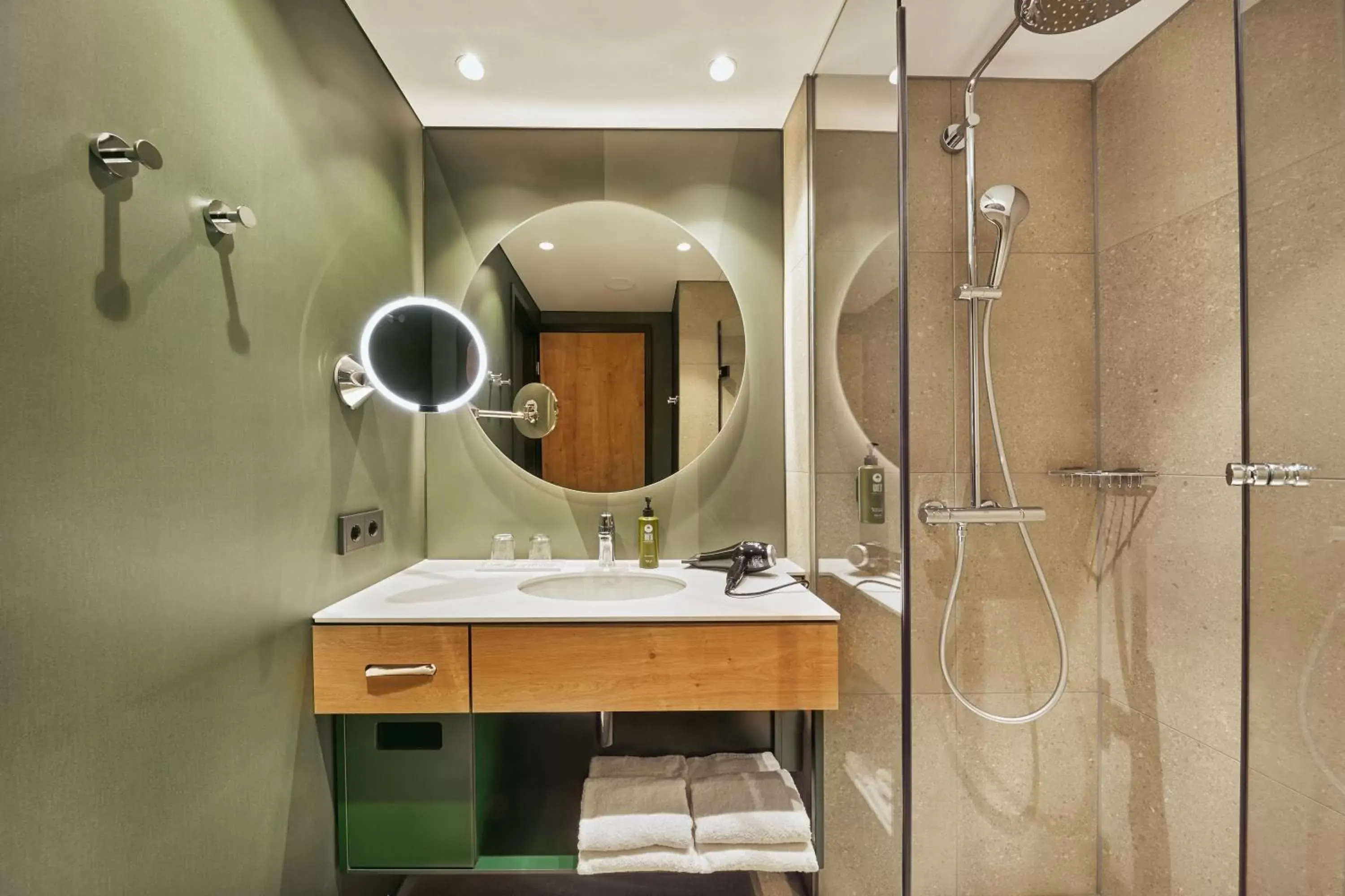 Comfort Twin Room in H+ Hotel Frankfurt Eschborn Comfort Twin Room in H+ Hotel Frankfurt Eschborn