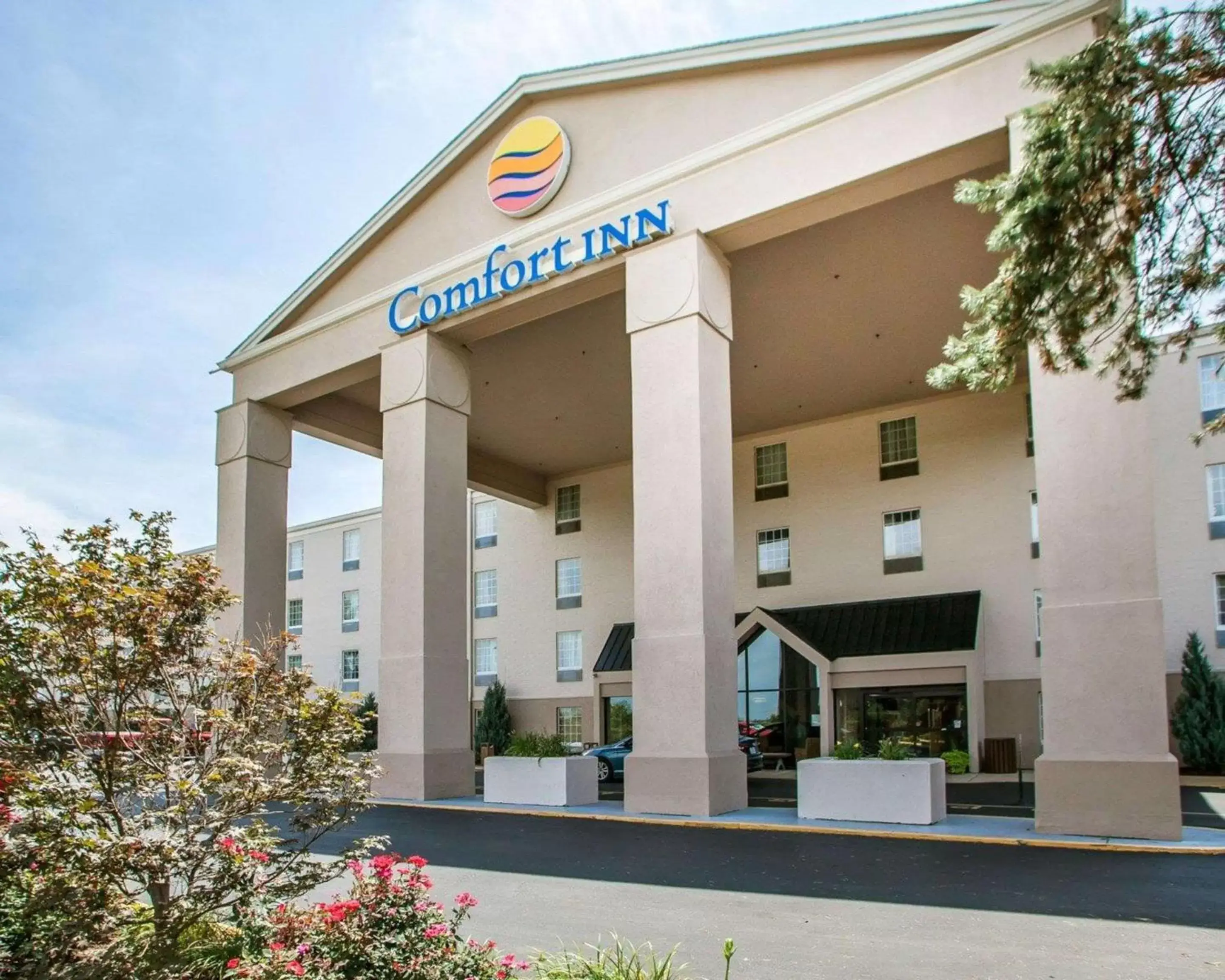 Property Building in Comfort Inn St Louis - Westport Event Center