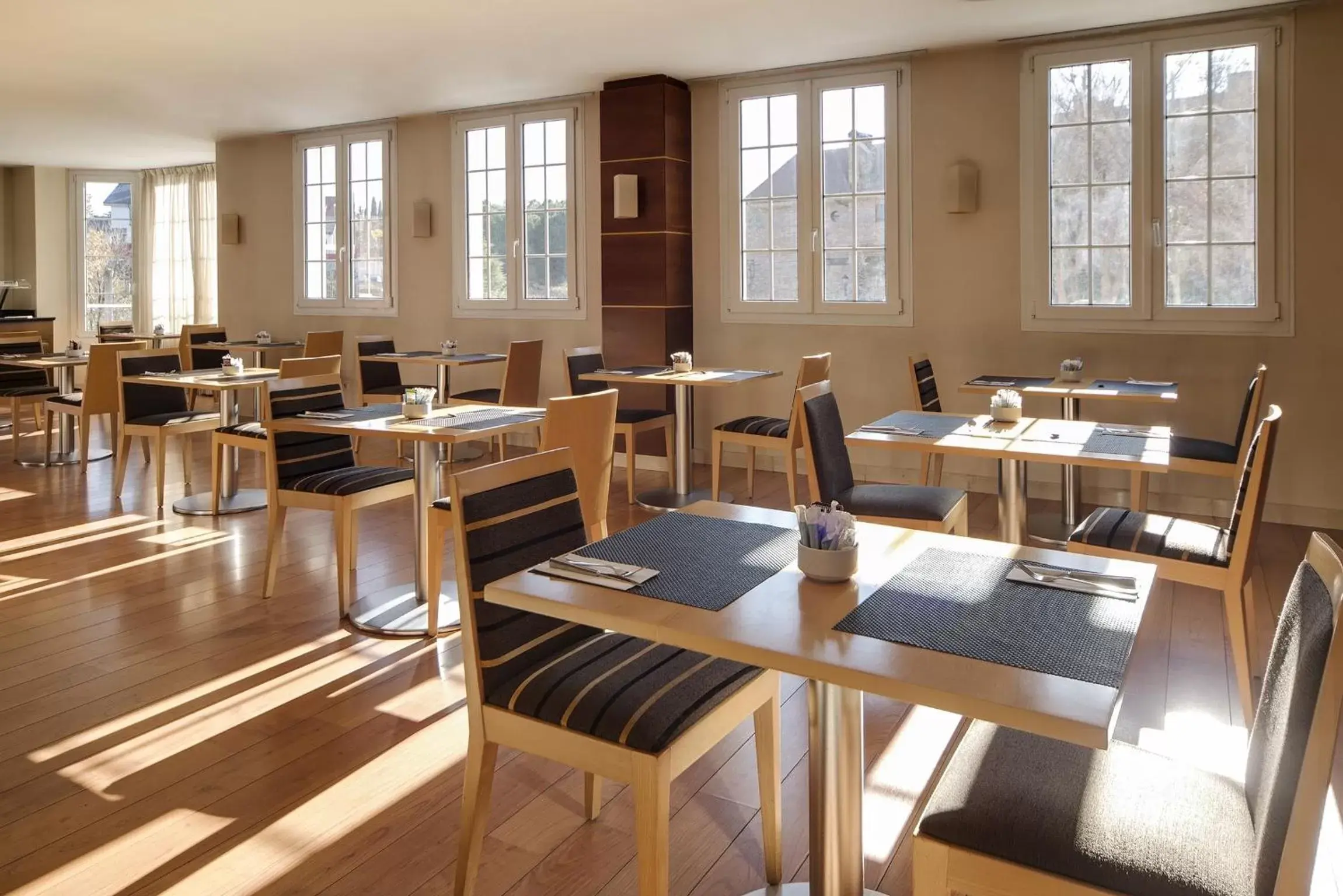 Restaurant/places to eat in Exe Zarzuela Park Restaurant/places to eat in Exe Zarzuela Park