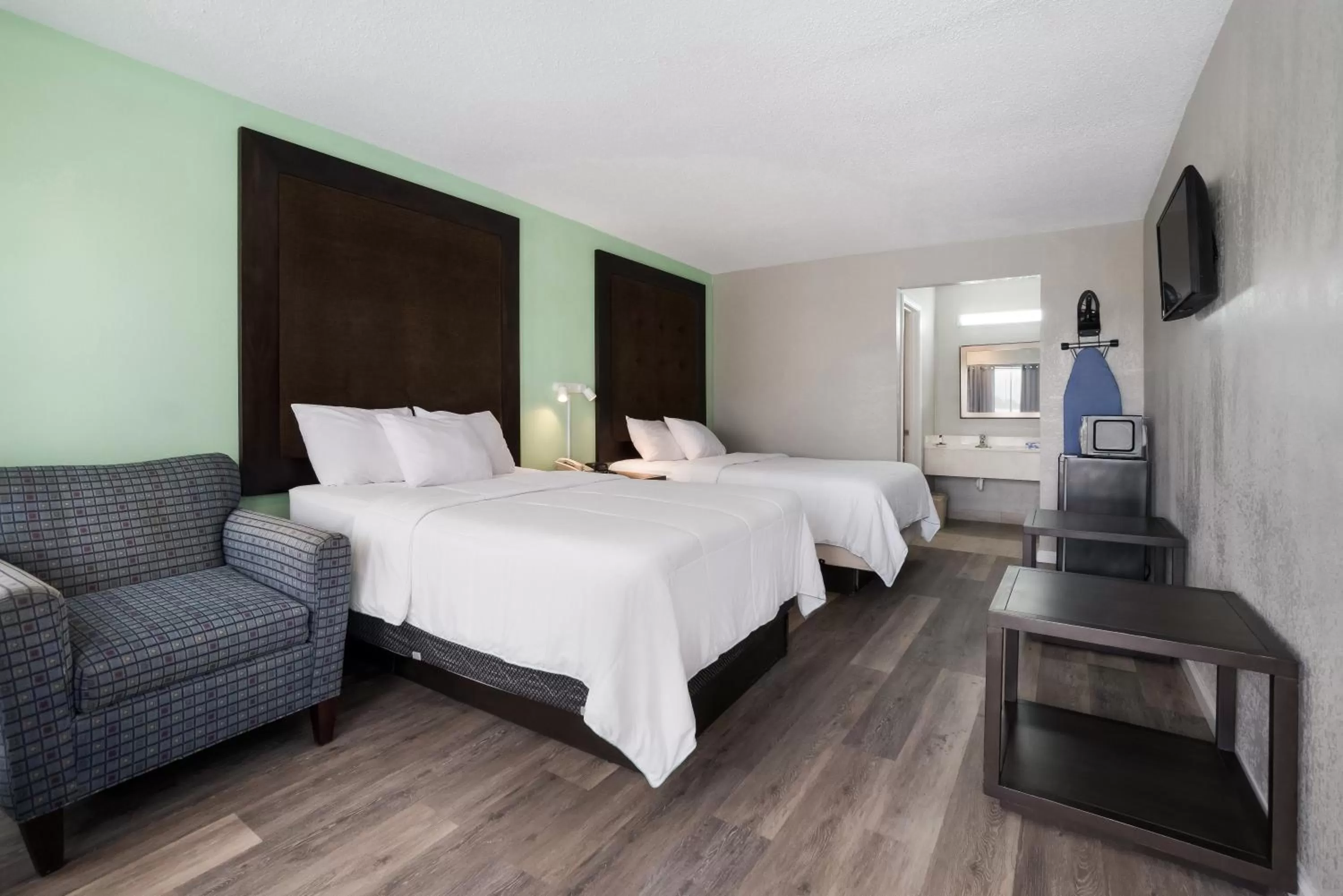 2 Double Beds Non-Smoking in Americas Best Value Inn and Suites Blytheville by Sonesta