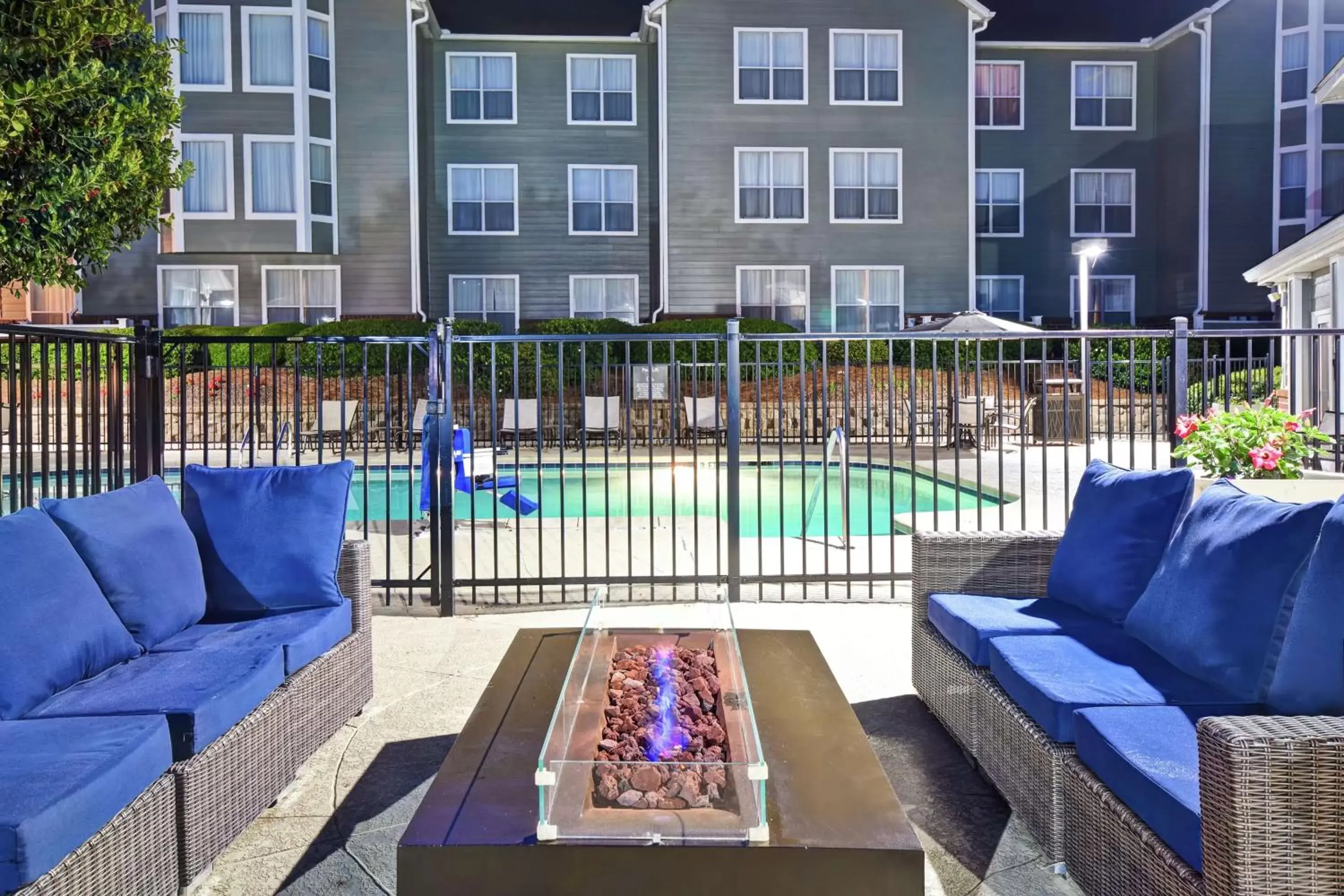 Patio, Pool View in Homewood Suites by Hilton Atlanta-Galleria/Cumberland