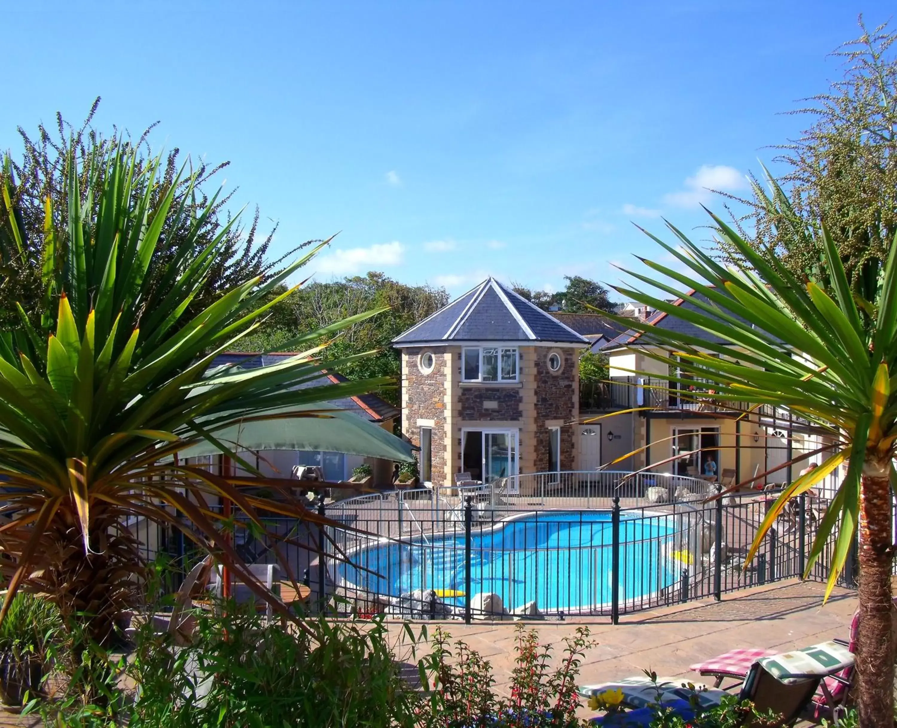 Property building, Swimming Pool in Porth Veor Manor Villas & Apartments