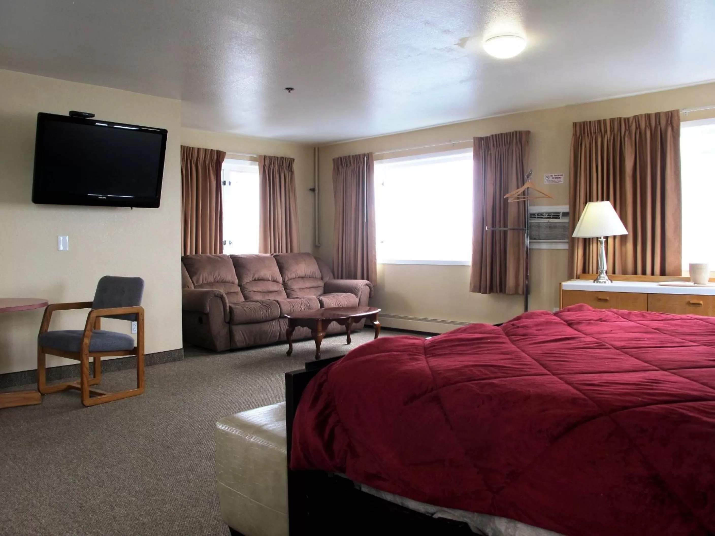Photo of the whole room, Bed in Merrill Field Inn
