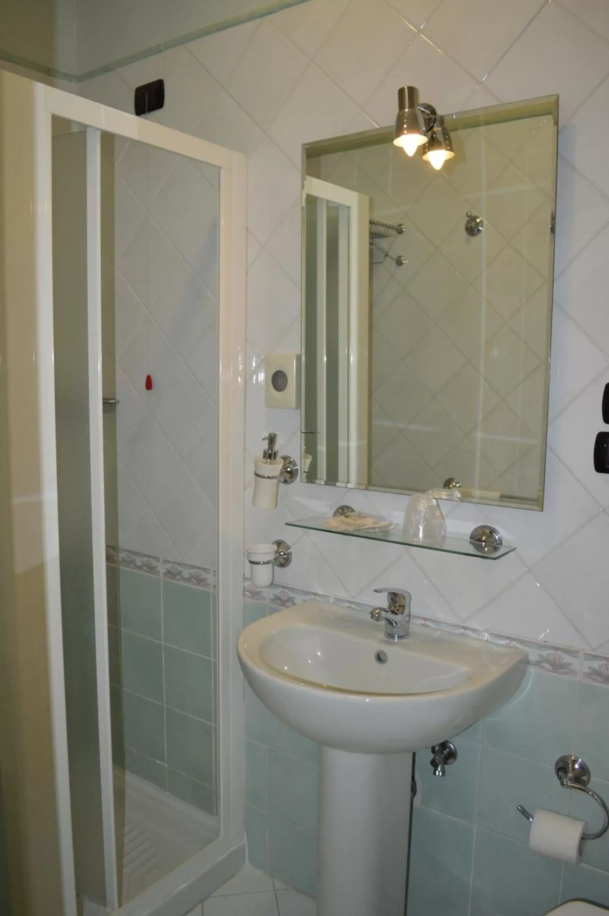 Bathroom in Hotel Neapolis