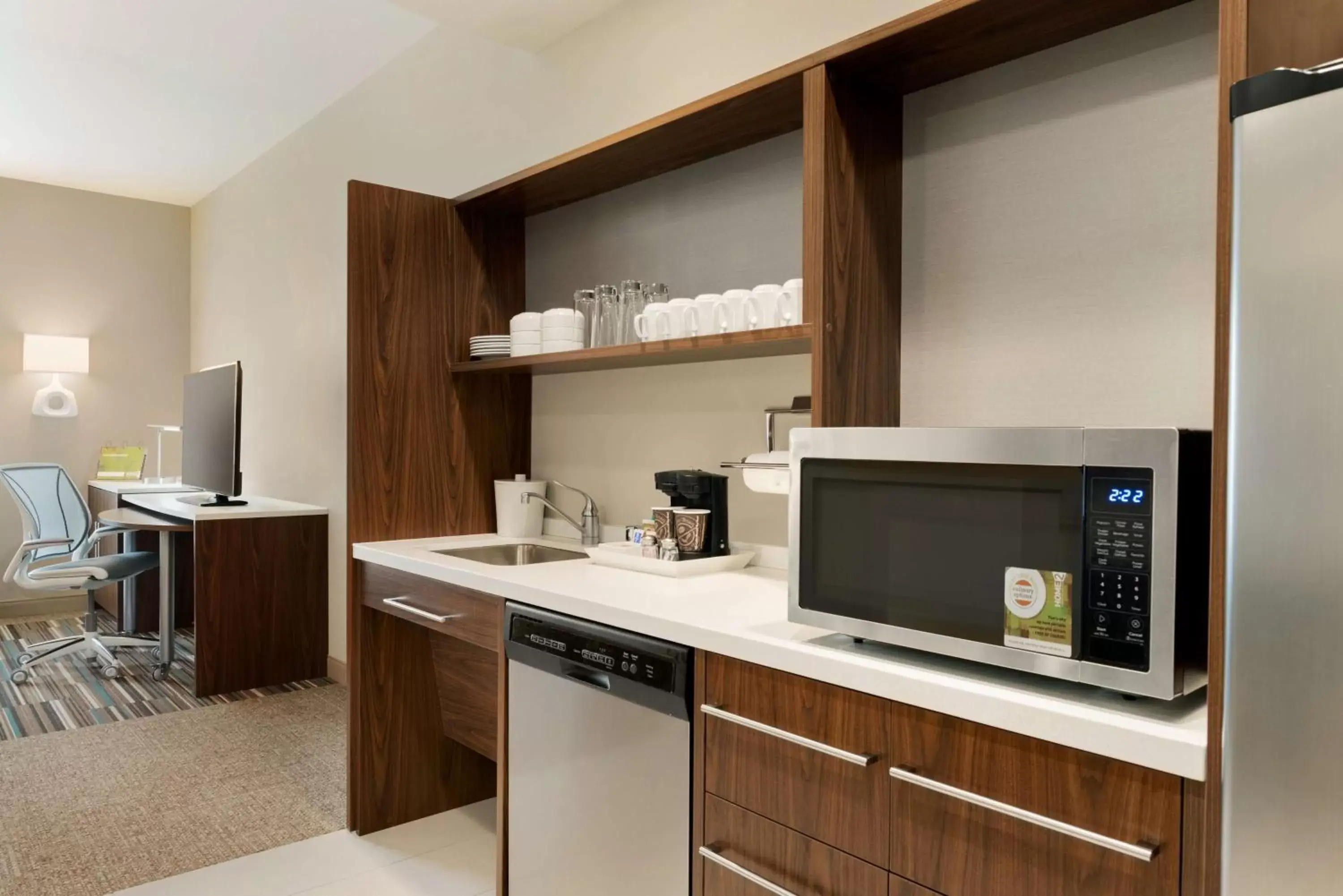 Bedroom, Kitchen/Kitchenette in Home2 Suites By Hilton Menomonee Falls Milwaukee