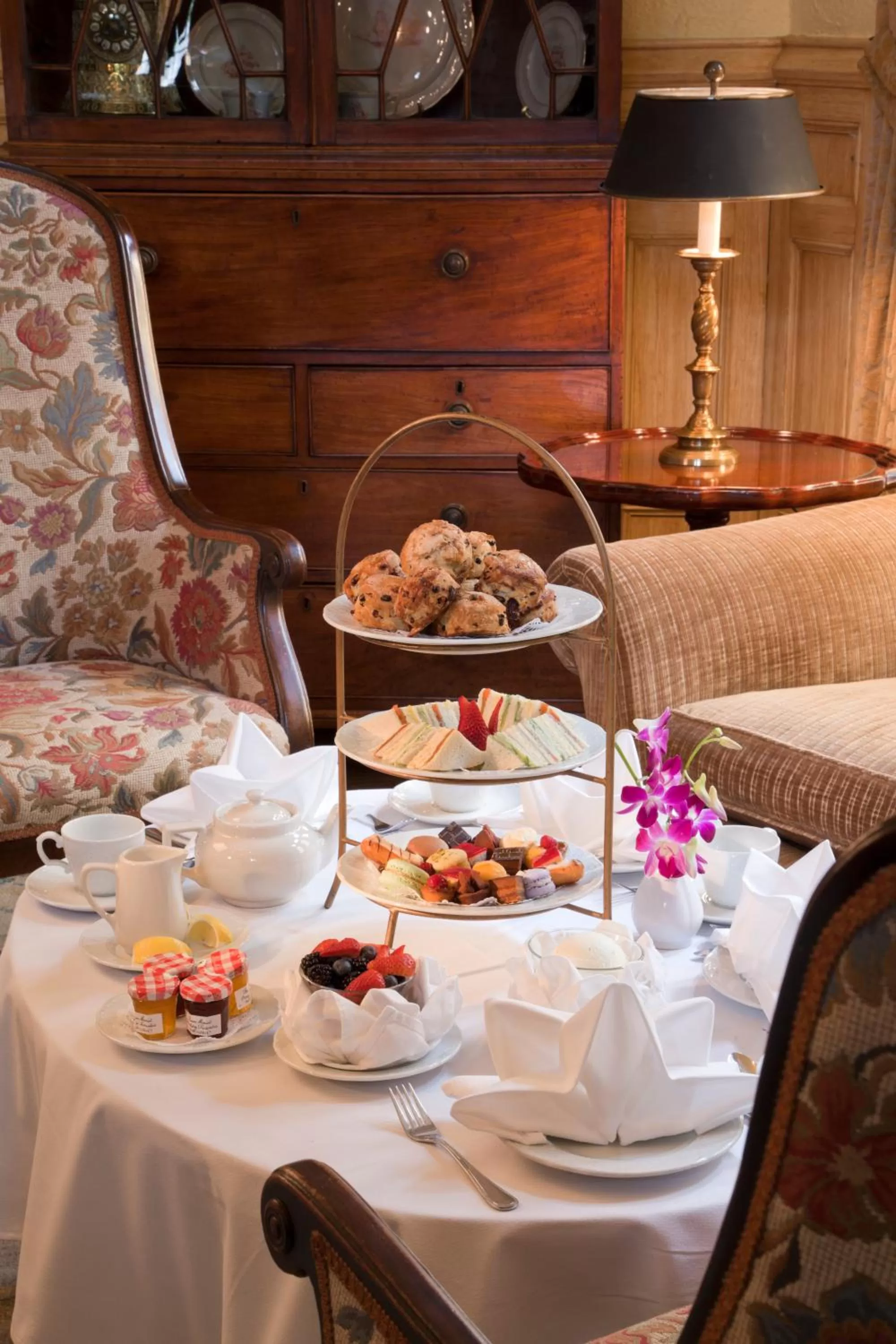 Food and drinks in Henley Park Hotel