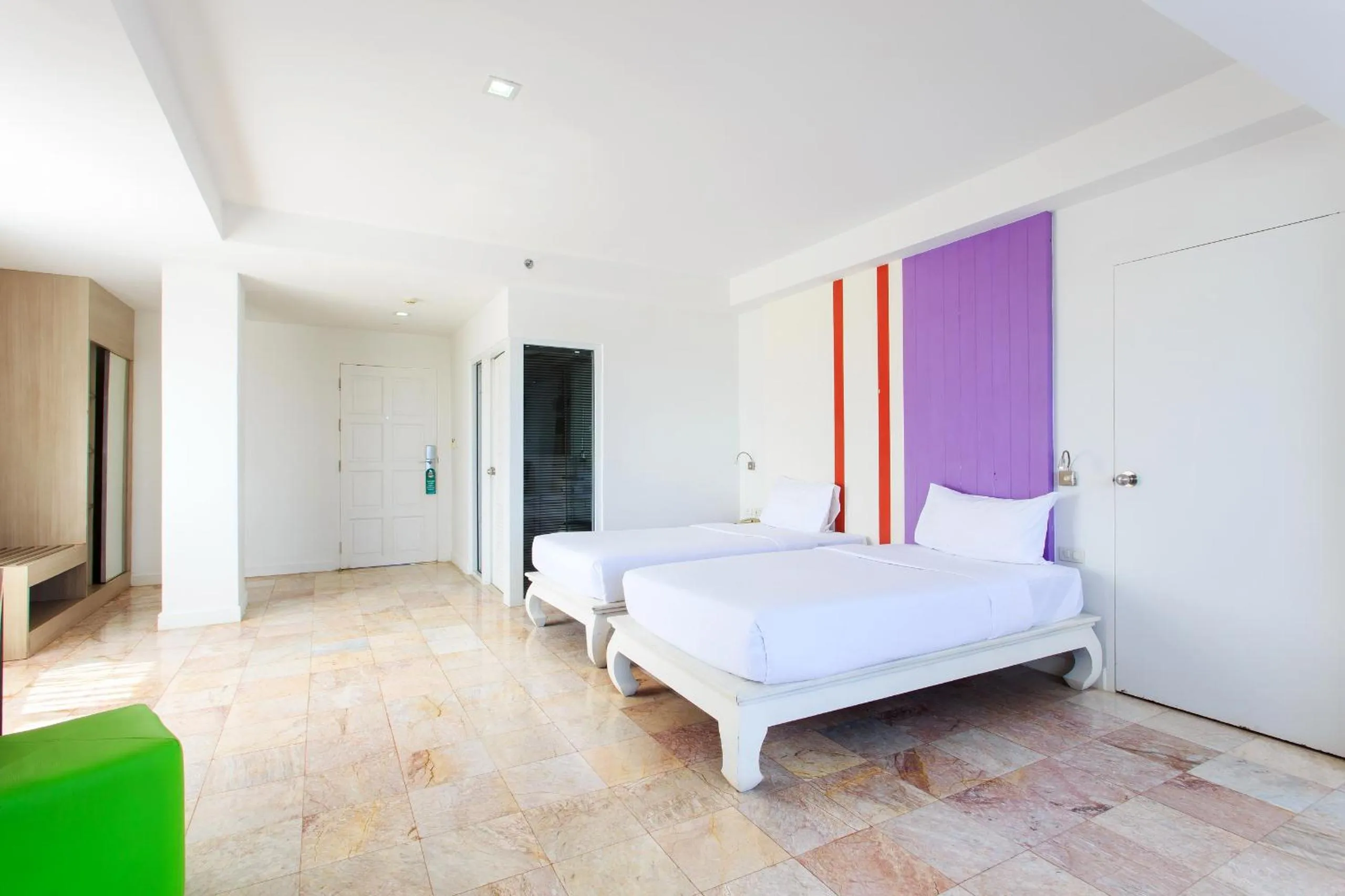 Photo of the whole room, Bed in Samui Verticolor