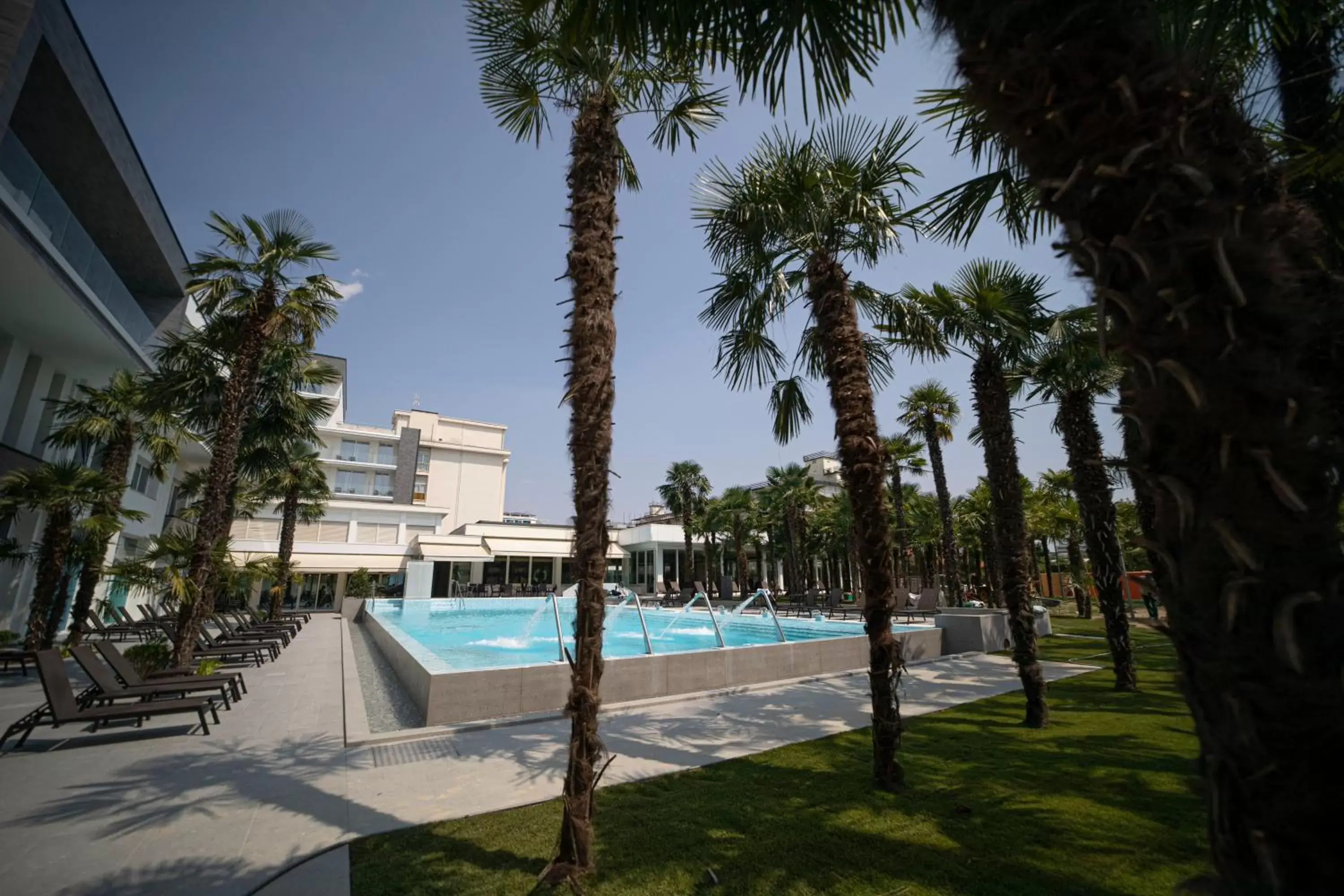 Garden, Swimming Pool in Hotel Terme Venezia