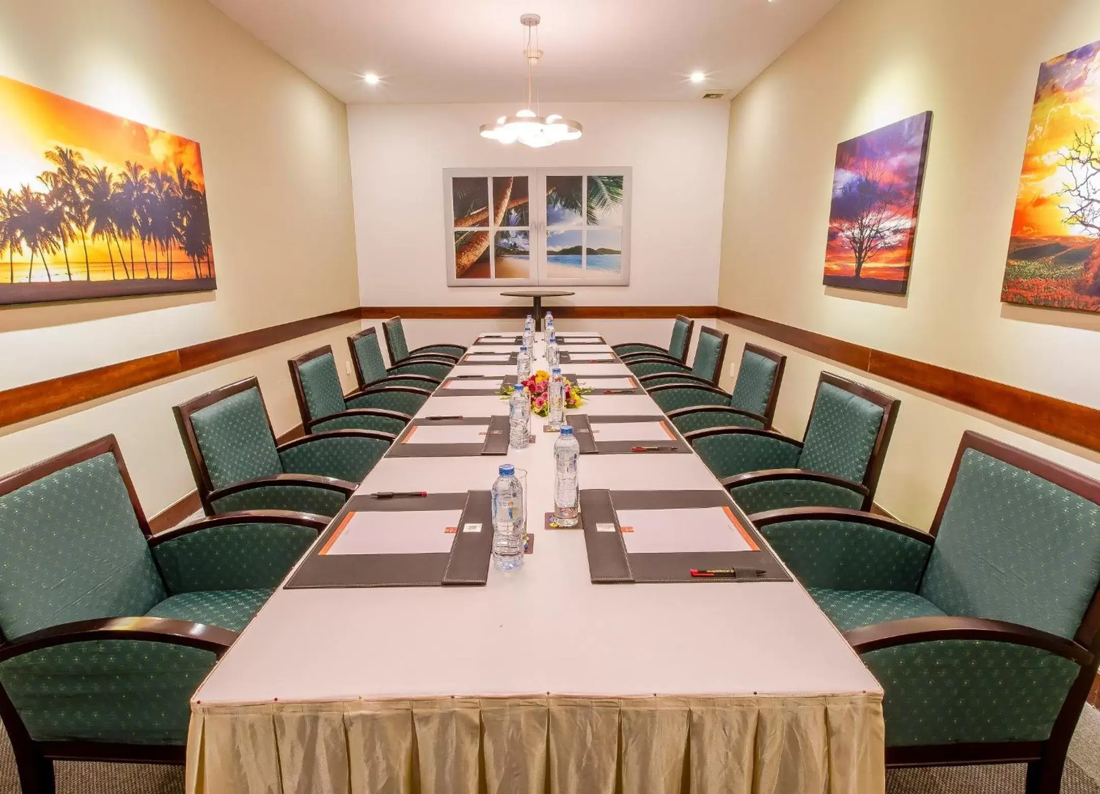 Meeting/conference room in Sai Gon Quang Binh Hotel