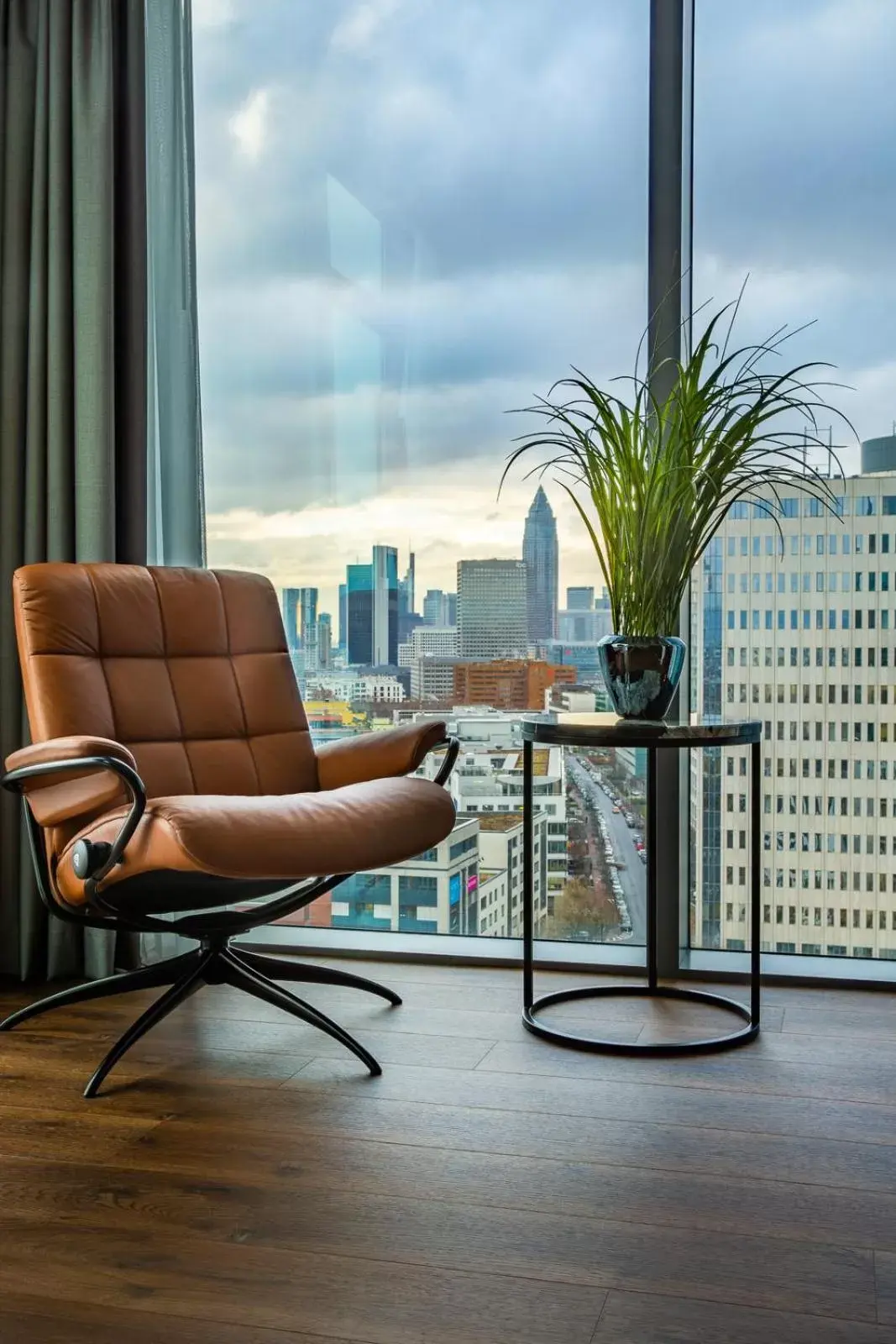 Seating area in Radisson Blu Hotel Frankfurt