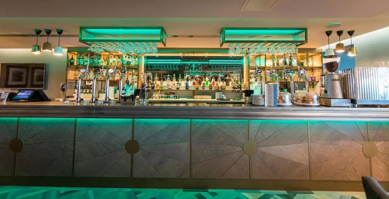 Lounge or bar, Lounge/Bar in Brisbane House Hotel
