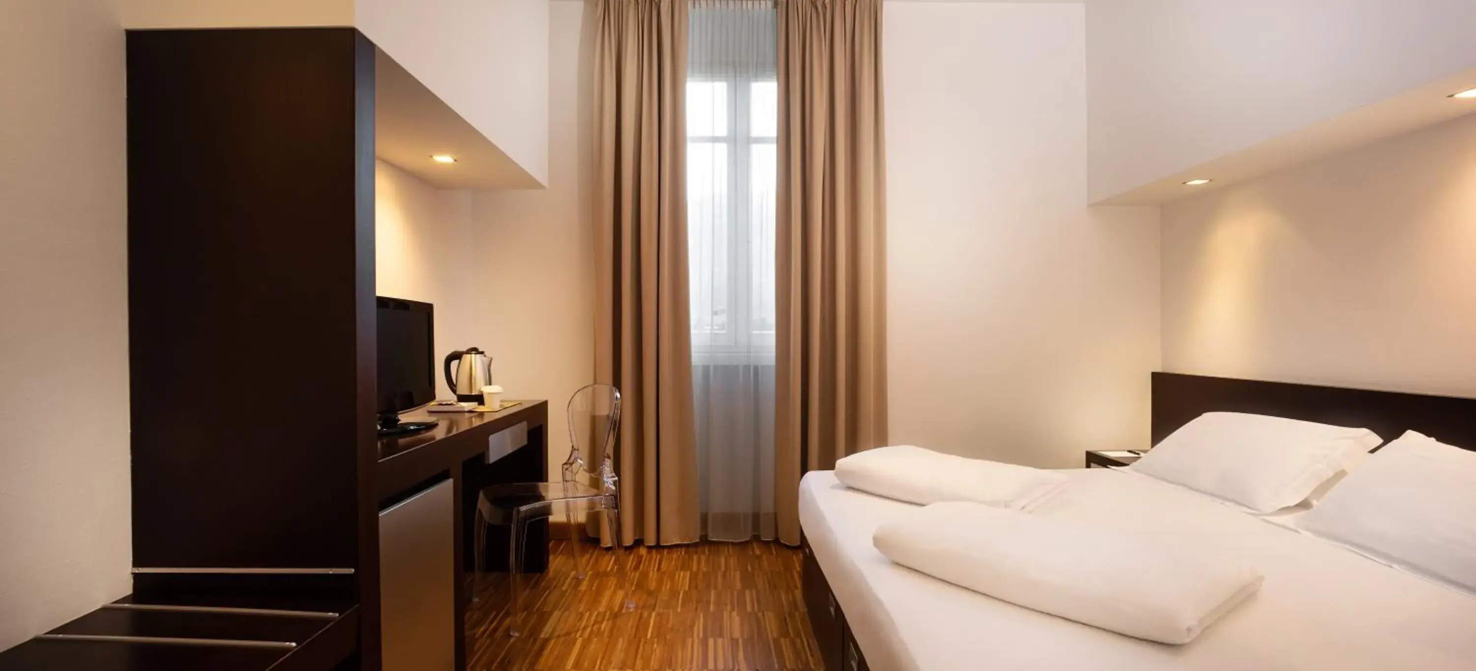 Double or Twin Room - single occupancy in Astoria Resort
