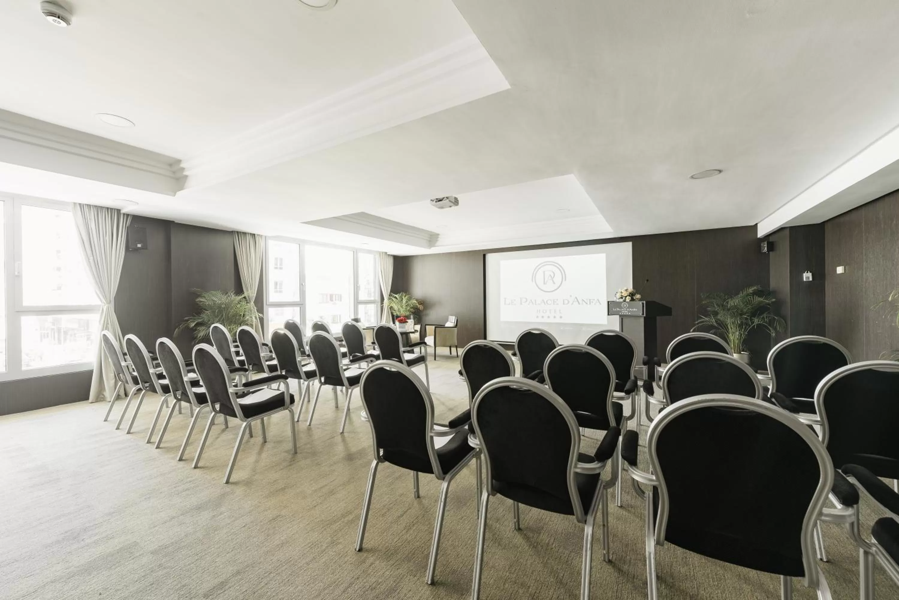 Business facilities in Le Palace d'Anfa