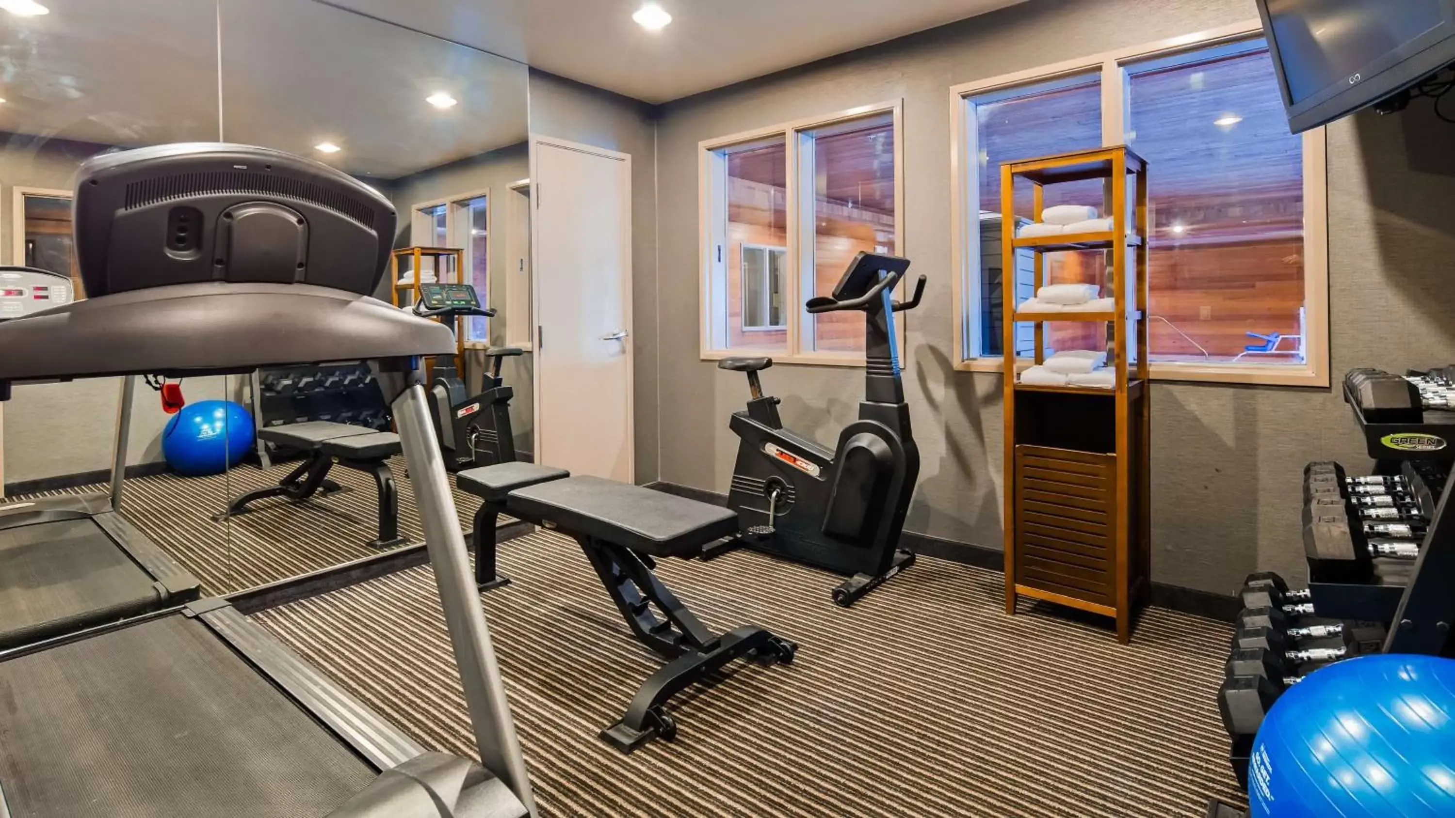 Fitness centre/facilities, Fitness Center/Facilities in Best Western Plus Rama Inn & Suites