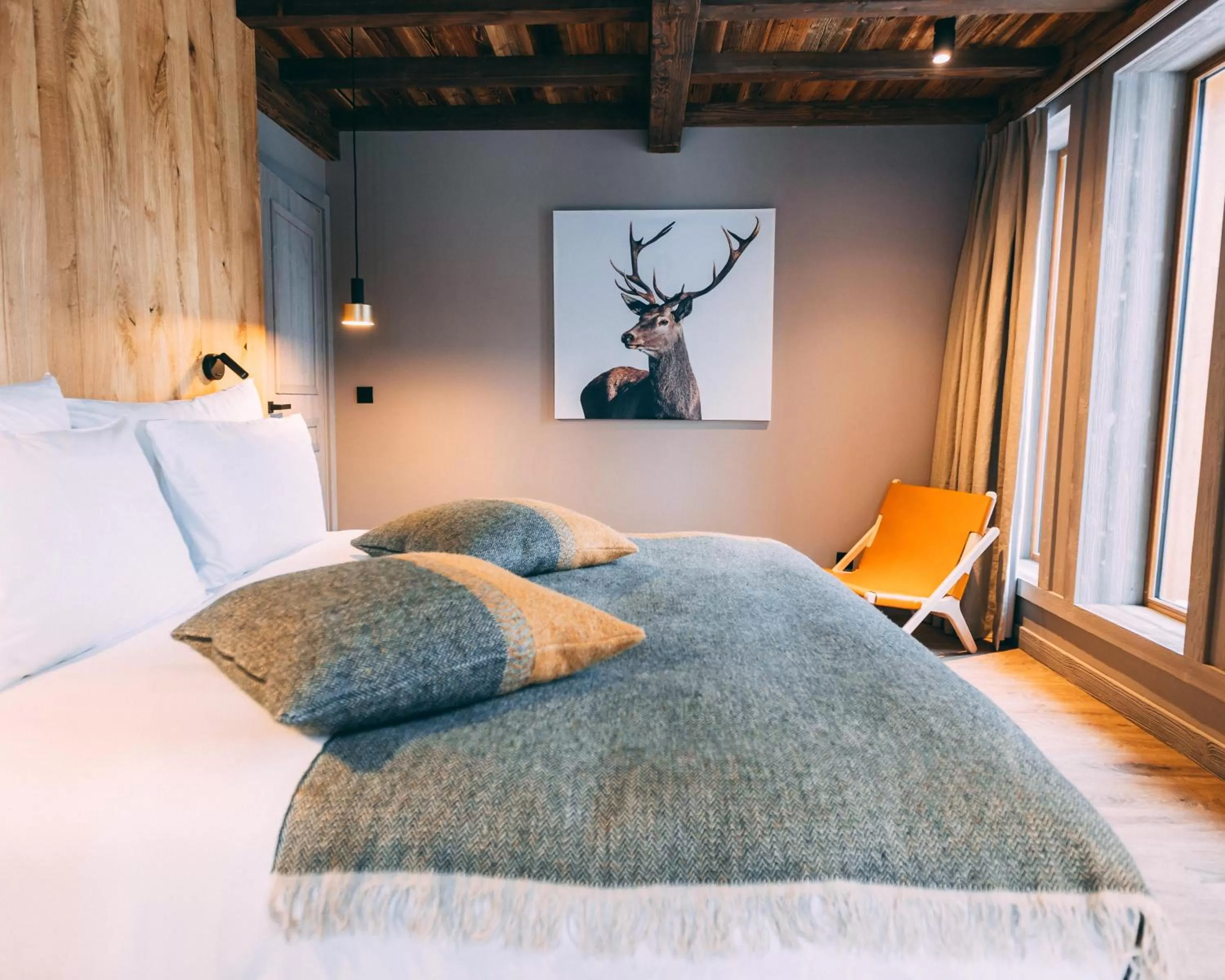 Bed in Hotel MONT-BLANC VAL D'ISERE