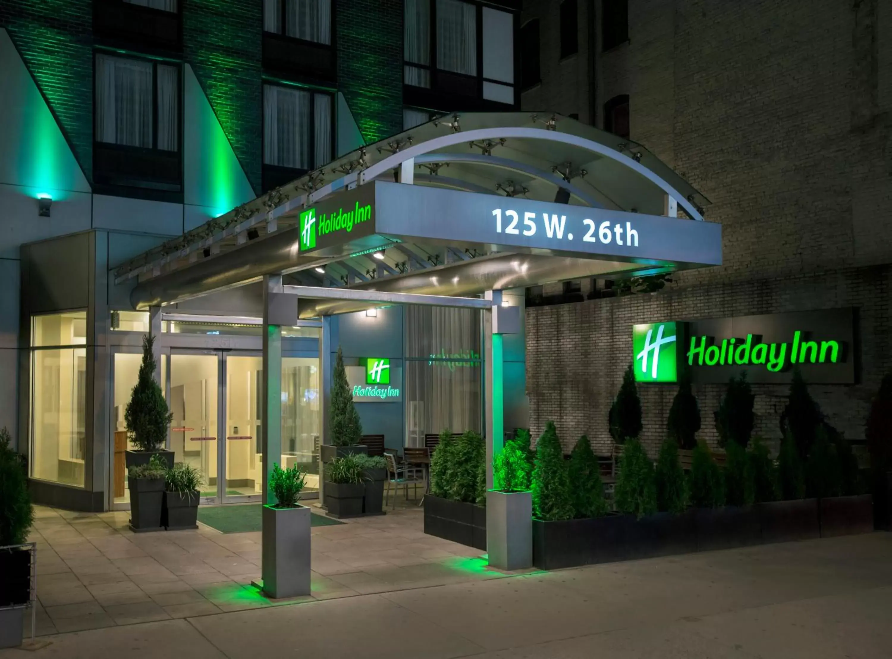 Property building in Holiday Inn Manhattan 6th Ave - Chelsea, an IHG Hotel