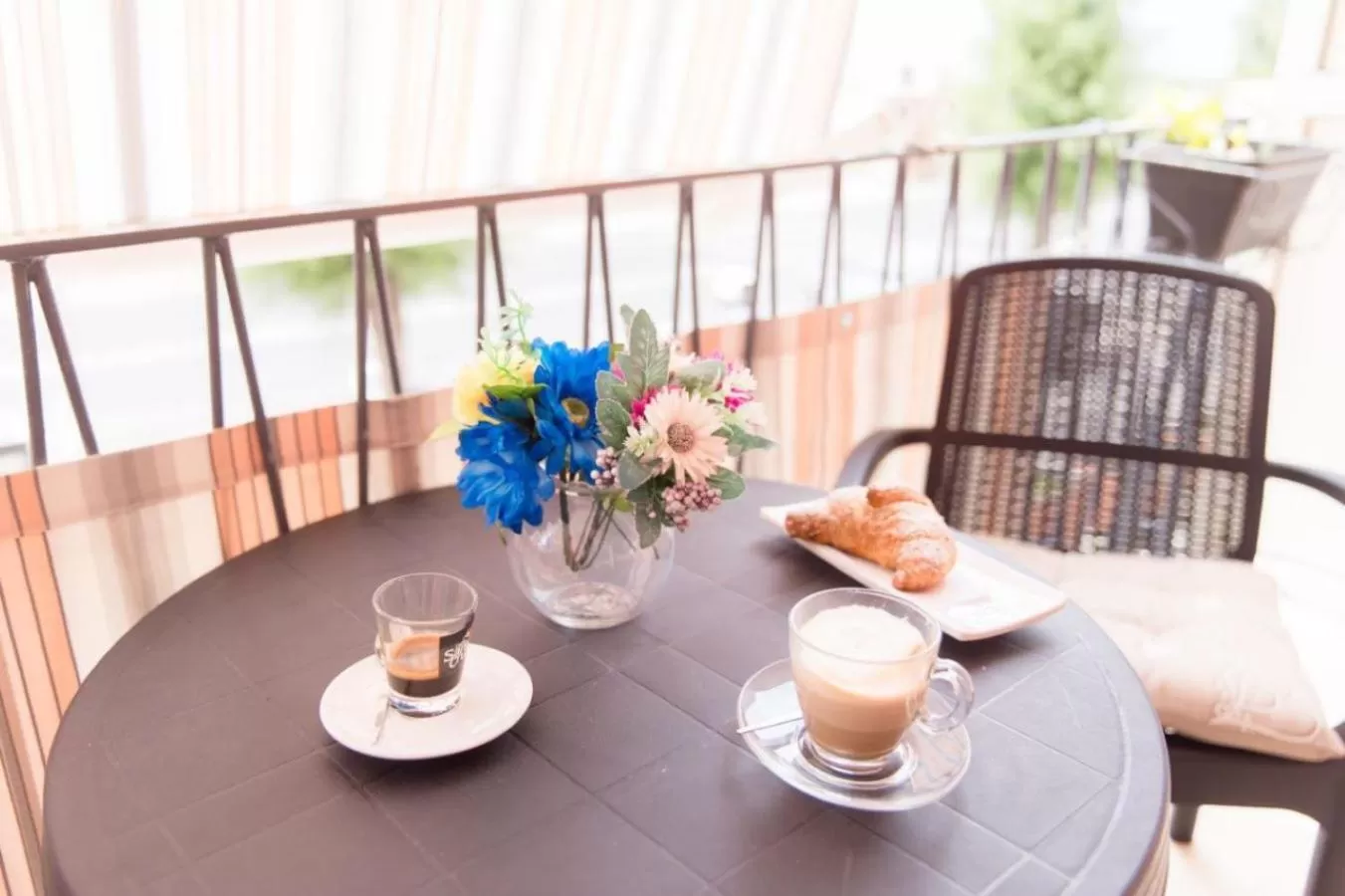 Breakfast, Balcony/Terrace in B&B Civicocento