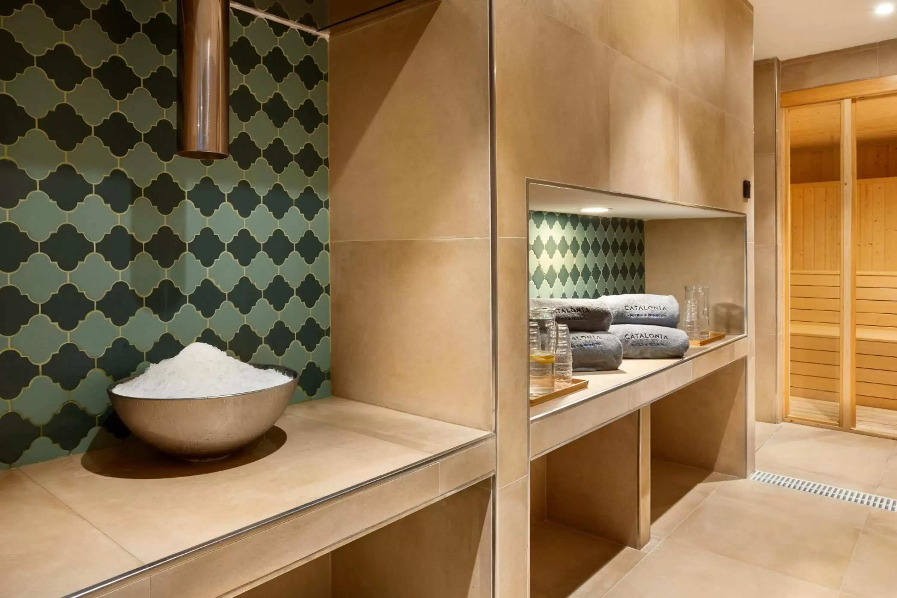 Massage, Bed in Catalonia Santa Justa Massage, Bed in Catalonia Santa Justa