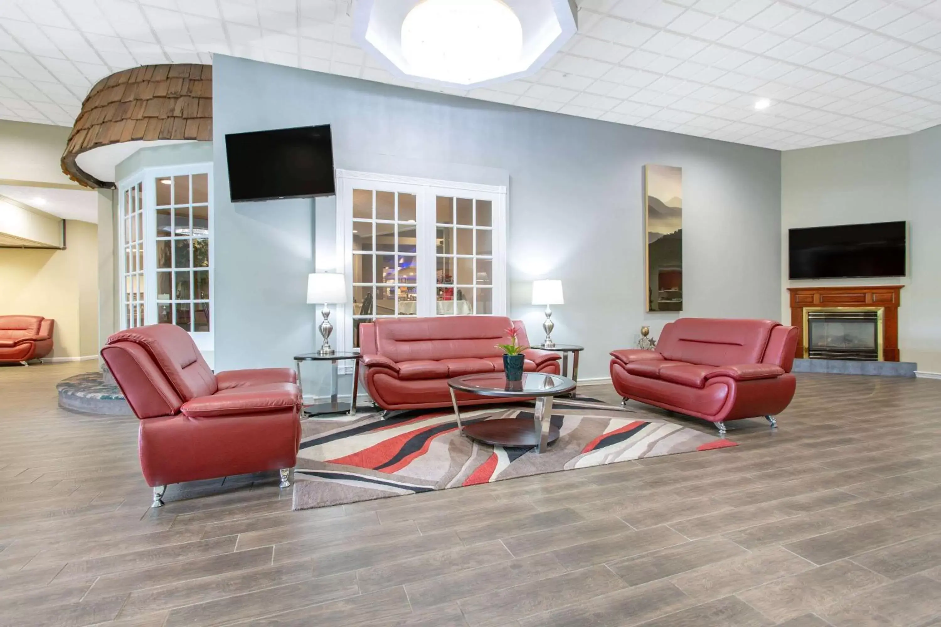 Lobby or reception, Seating Area in Ramada Hotel & Conference Center by Wyndham Lewiston