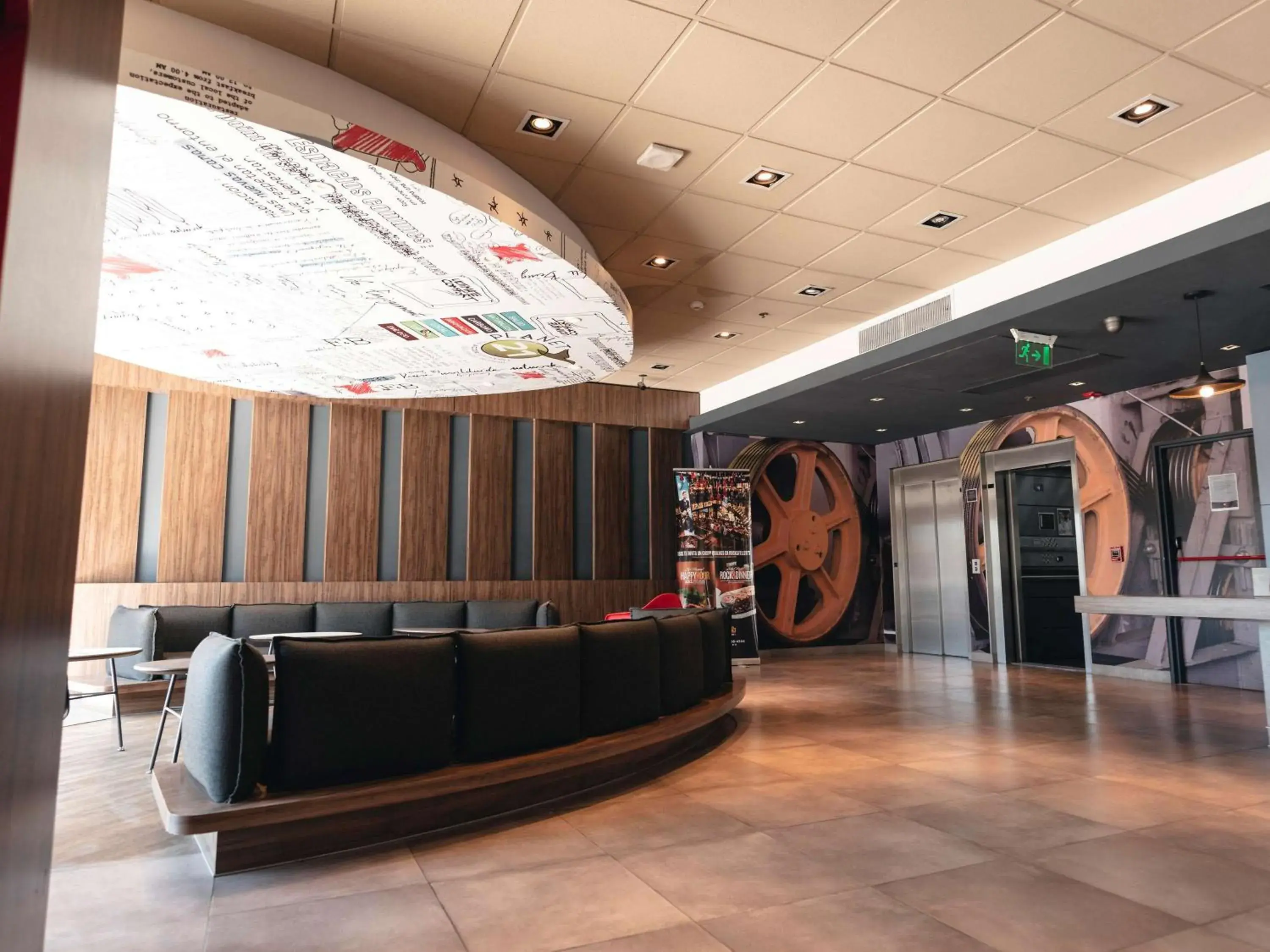 Property building, Lobby/Reception in Hotel Ibis Pilar