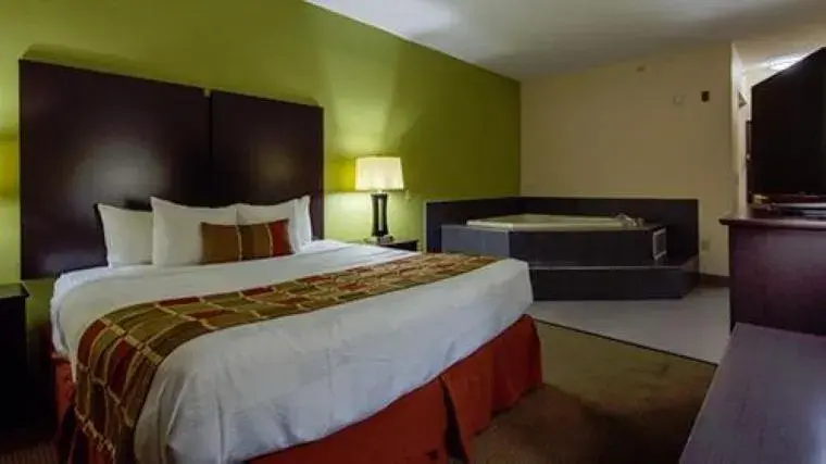Bedroom, Bed in Best Western Plus Huntersville Inn & Suites Near Lake Norman