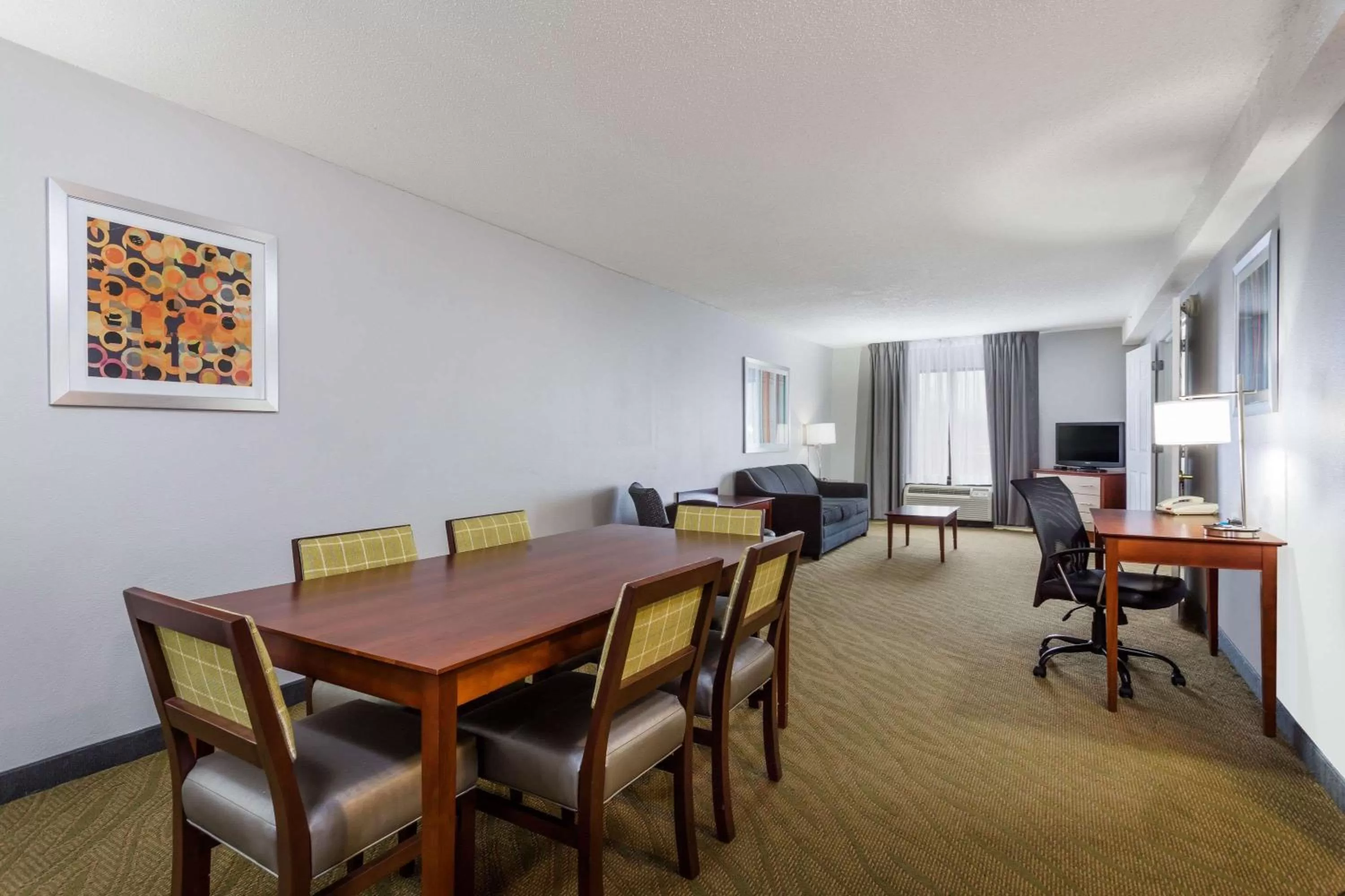 Photo of the whole room in Wingate by Wyndham Chesapeake