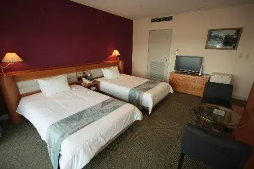 Photo of the whole room, Bed in Sendai Hills Hotel