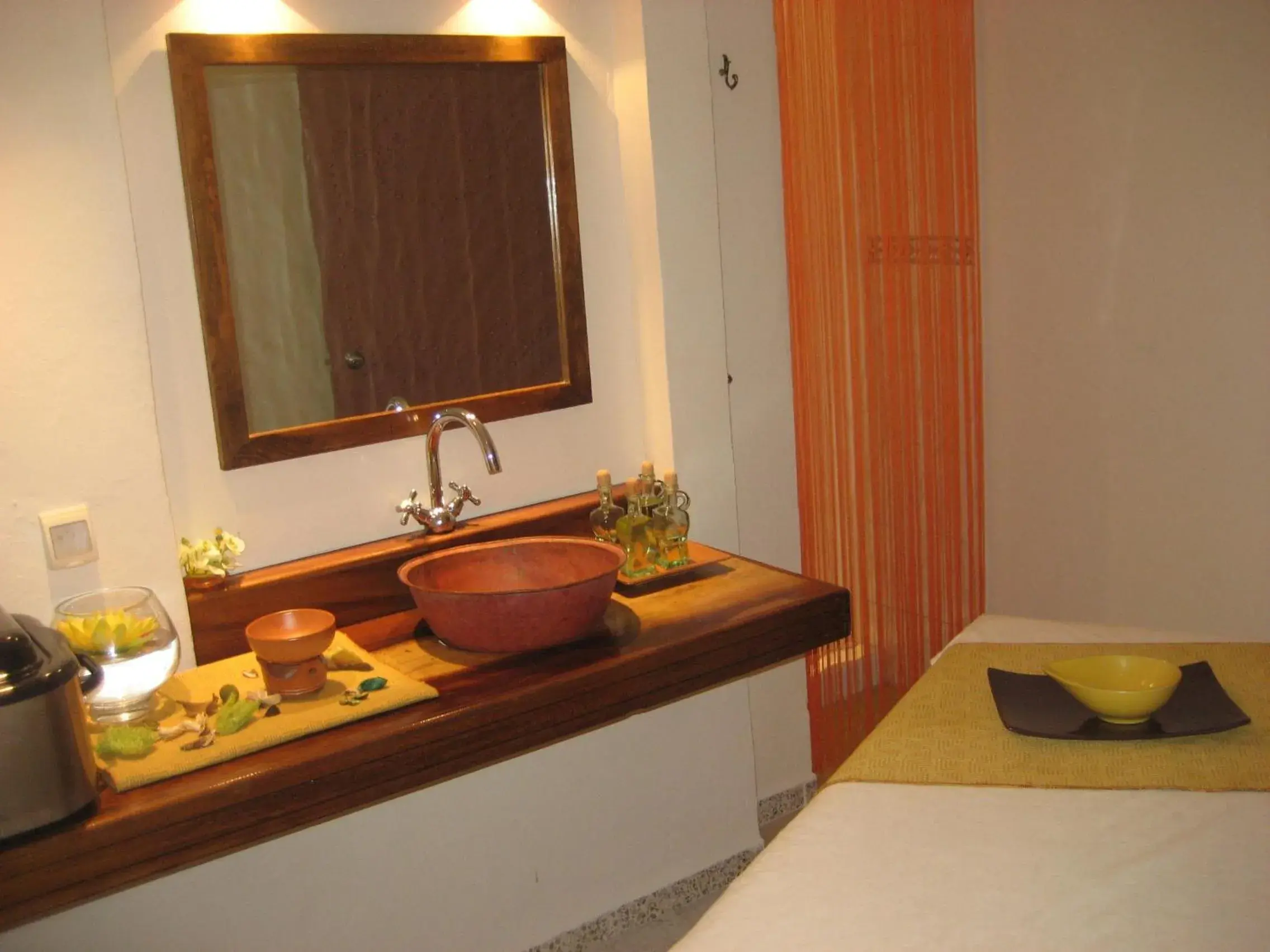 Activities, Bathroom in Hotel La Residence Hammamet